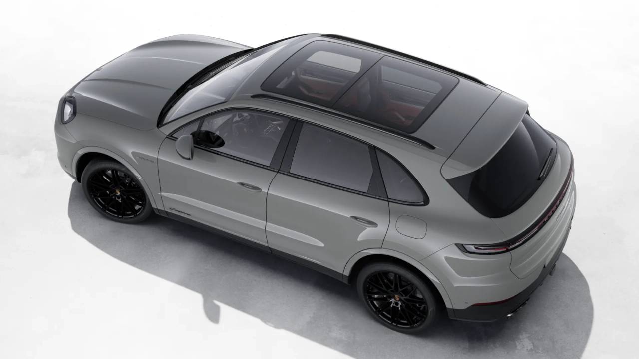 2026 Porsche Cayenne E-Hybrid photo 3