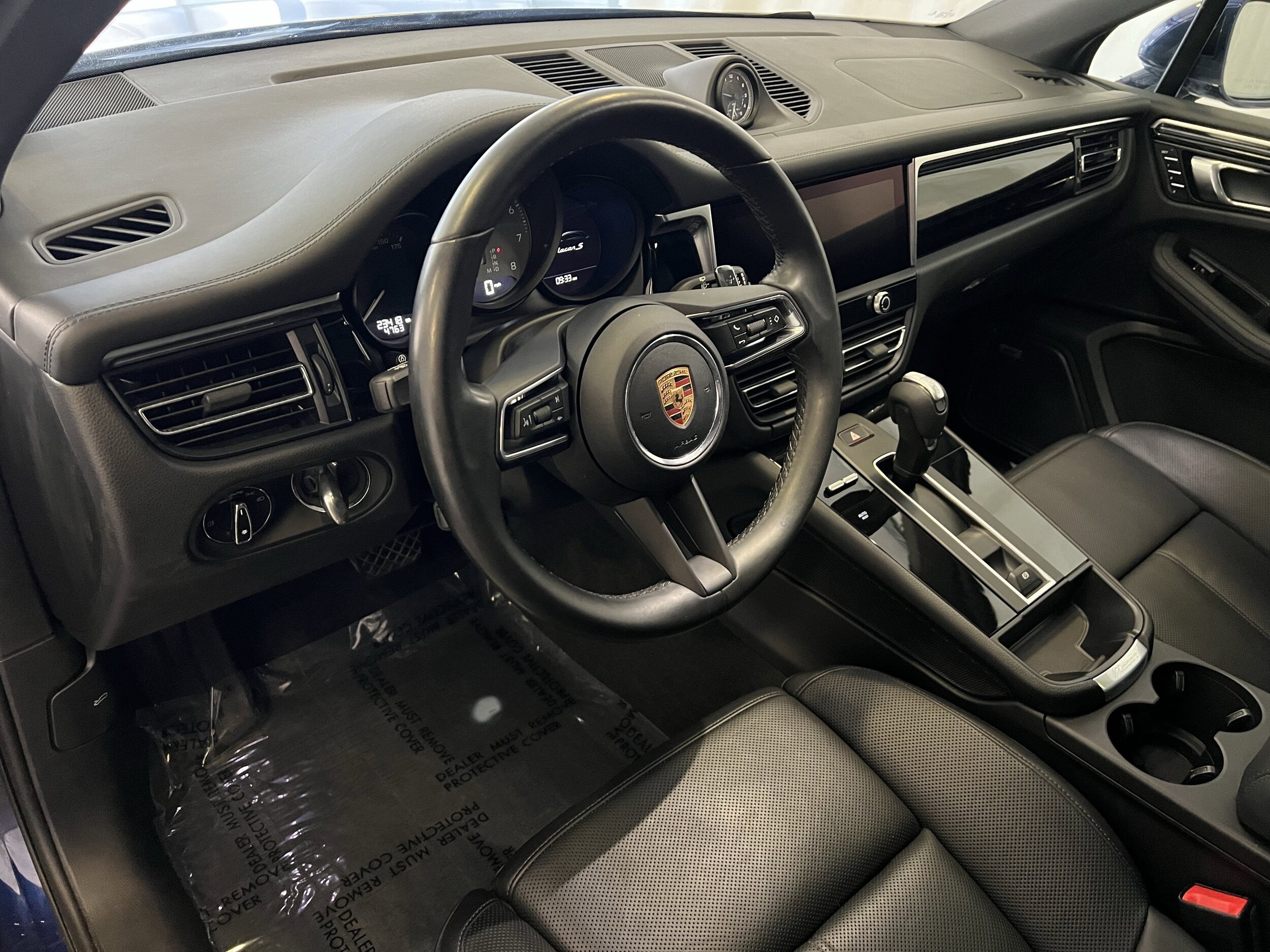 2023 Porsche Macan S photo 3