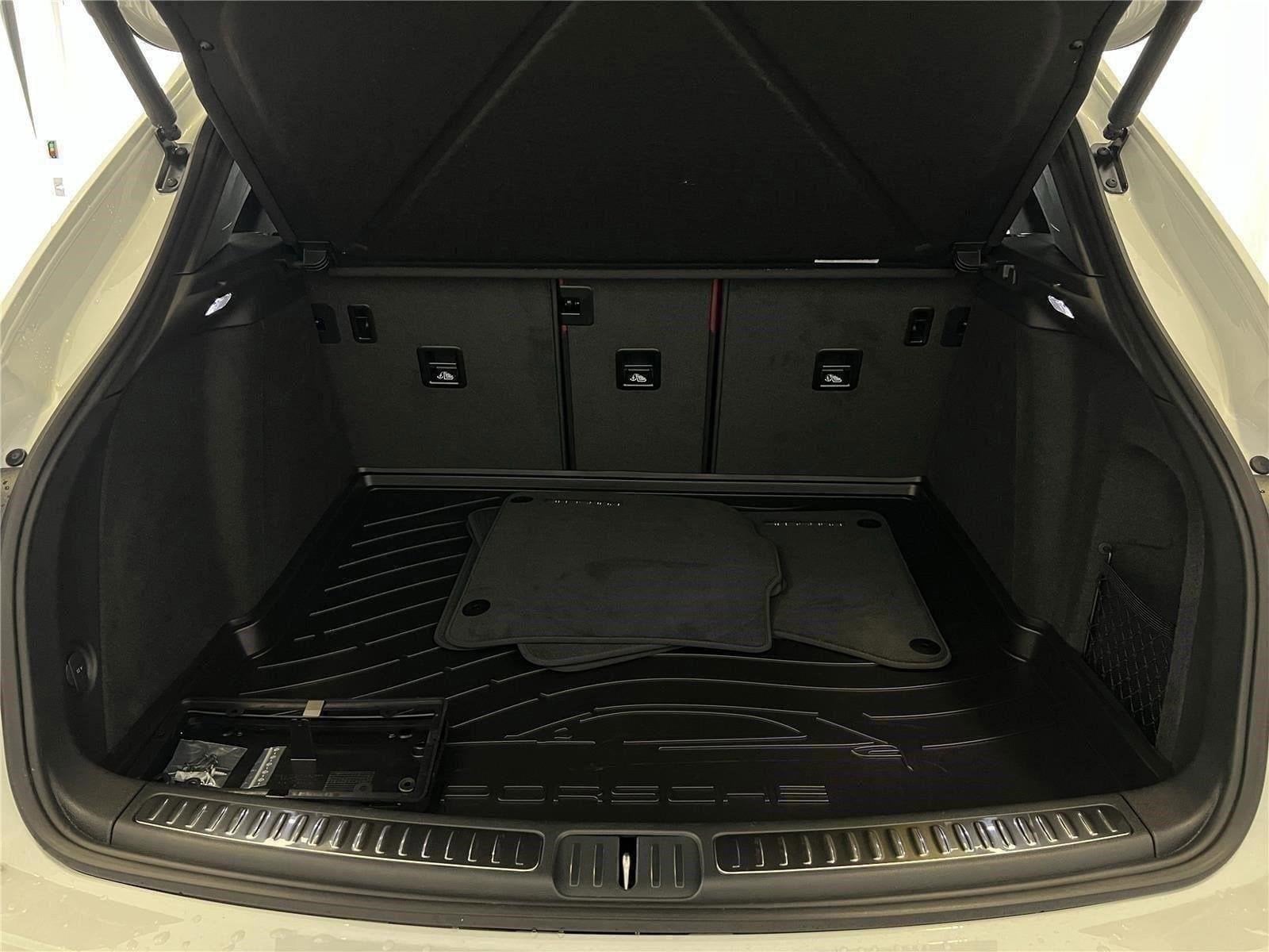 2026 Porsche Macan - Photo 28