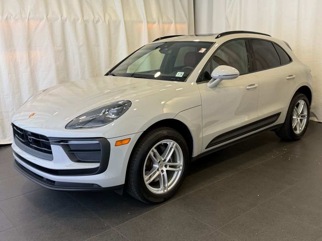 2023 Porsche Macan's photo