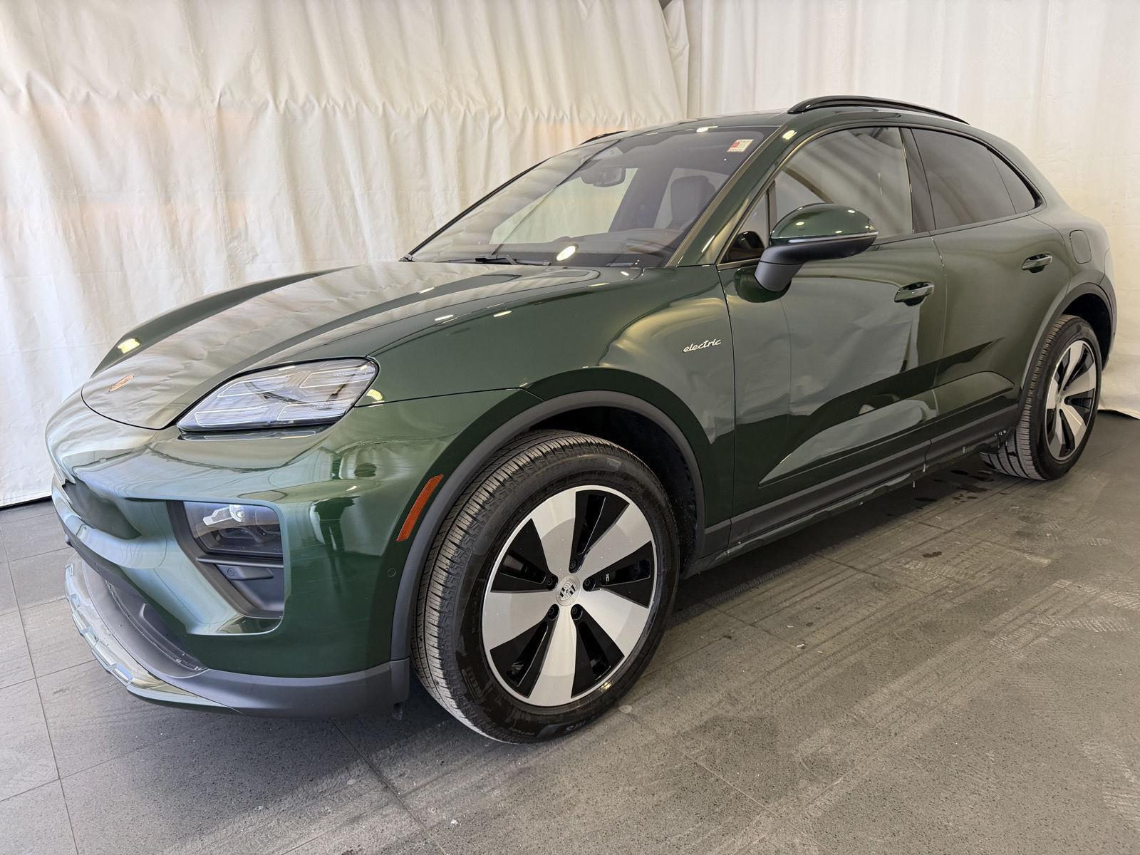 2025 Porsche Macan Base