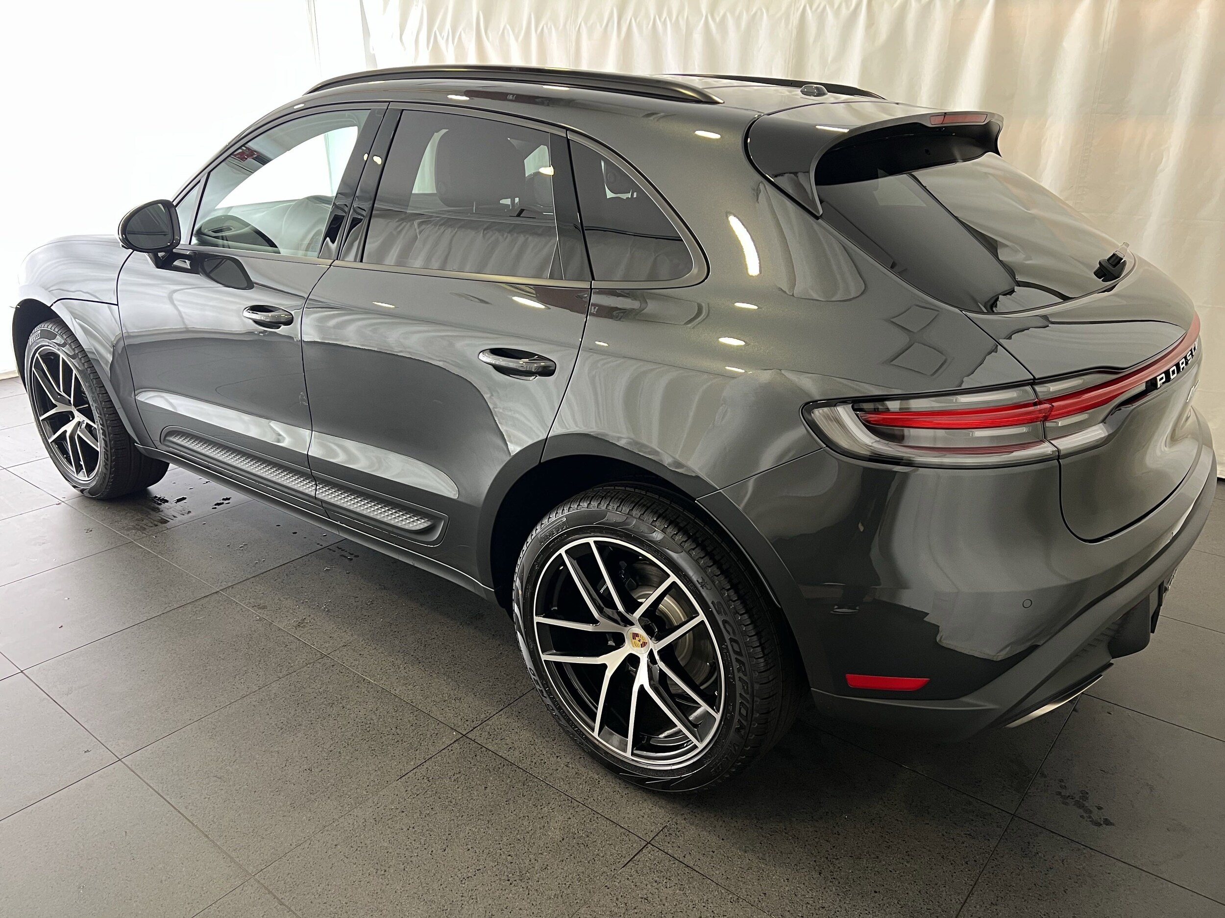 2025 Porsche Macan T photo 3