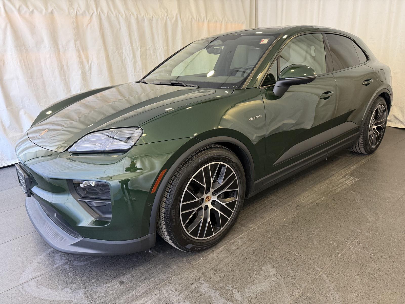 2025 Porsche Macan Base