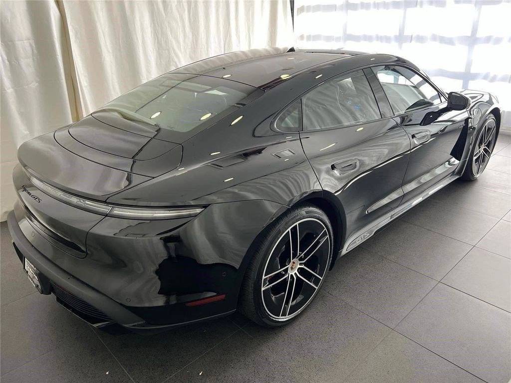 2026 Porsche Taycan GTS - Photo 9