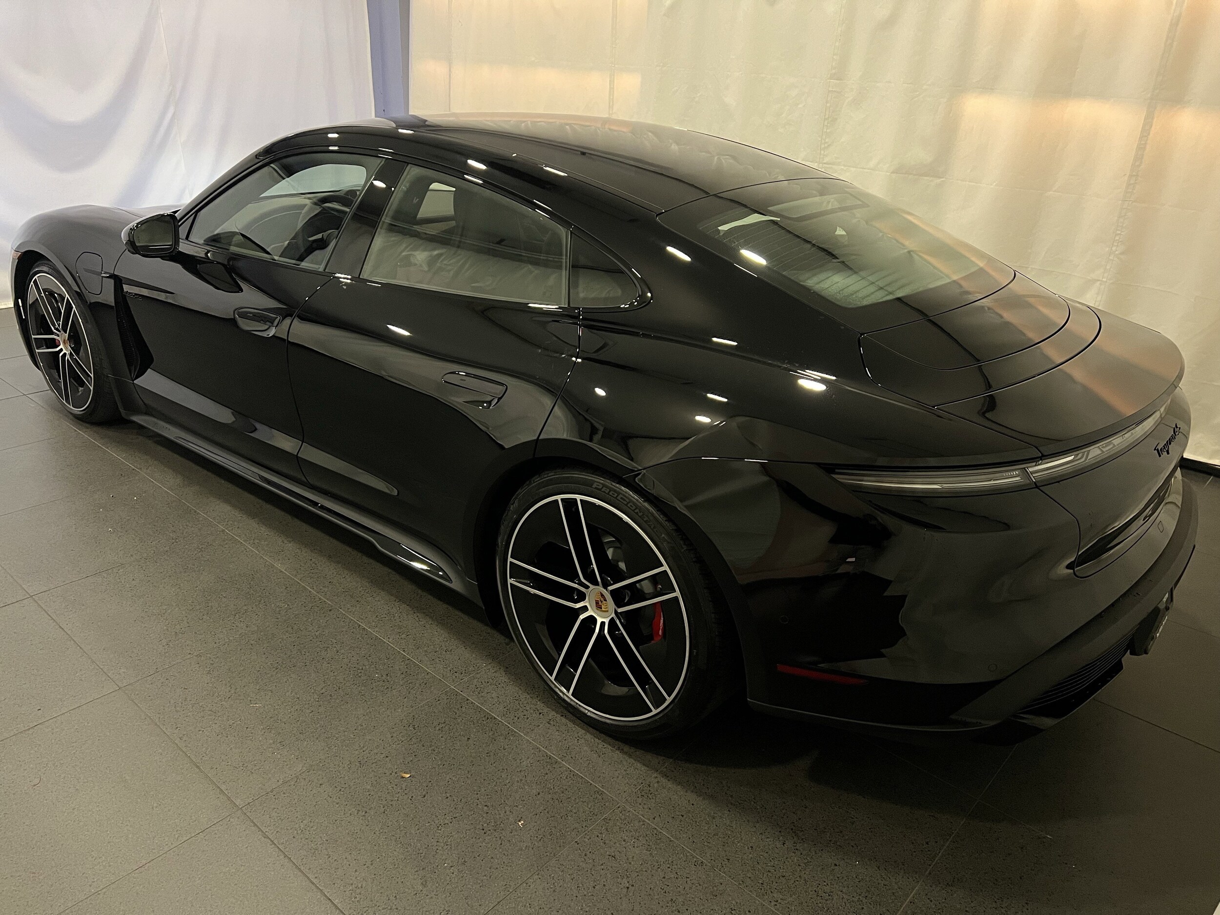 2026 Porsche Taycan 4S photo 3