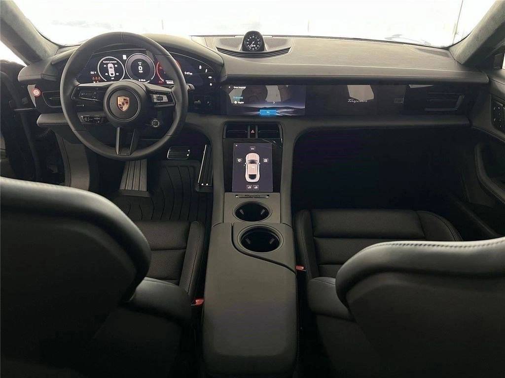 2026 Porsche Taycan GTS - Photo 17