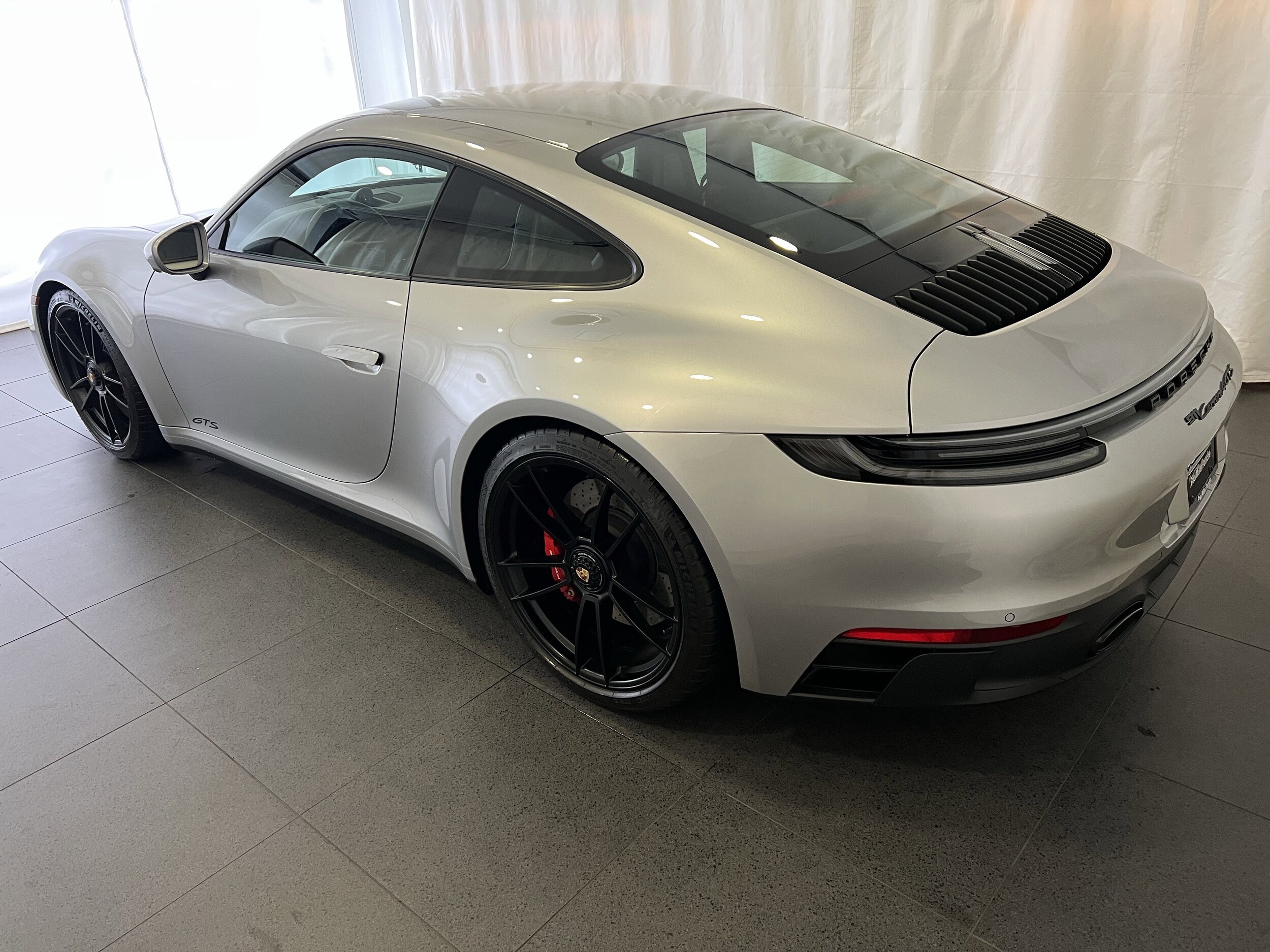 2024 Porsche 911 4 GTS photo 2
