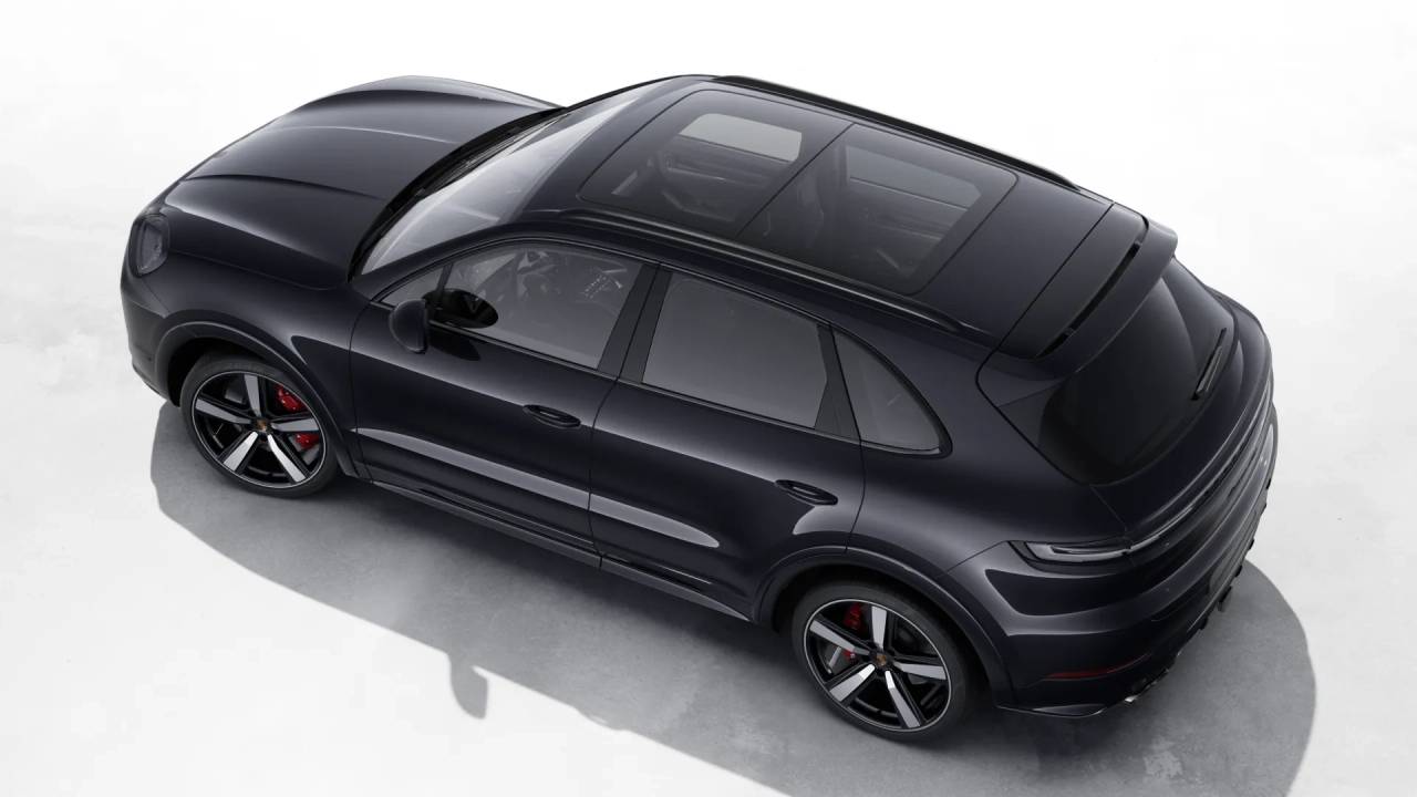 2026 Porsche Cayenne GTS photo 3