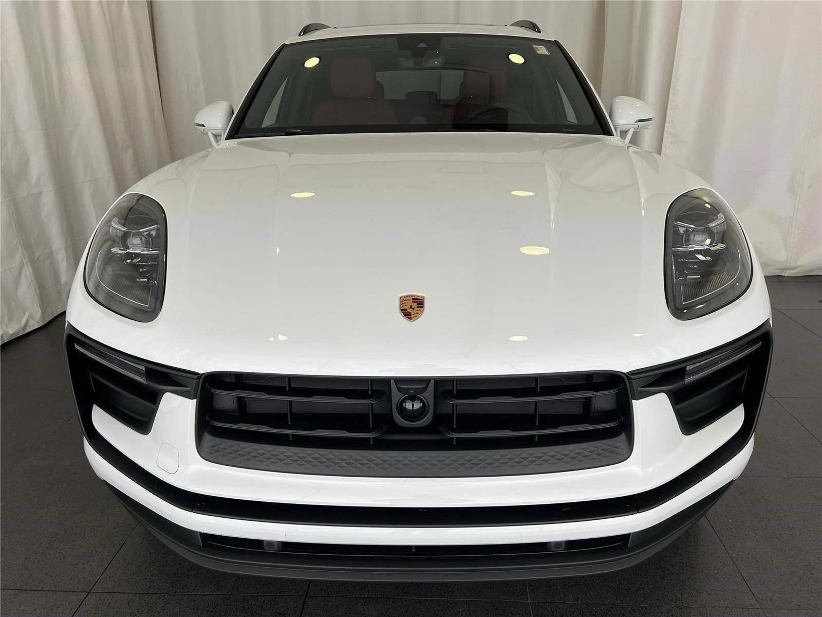 2026 Porsche Macan - Photo 6