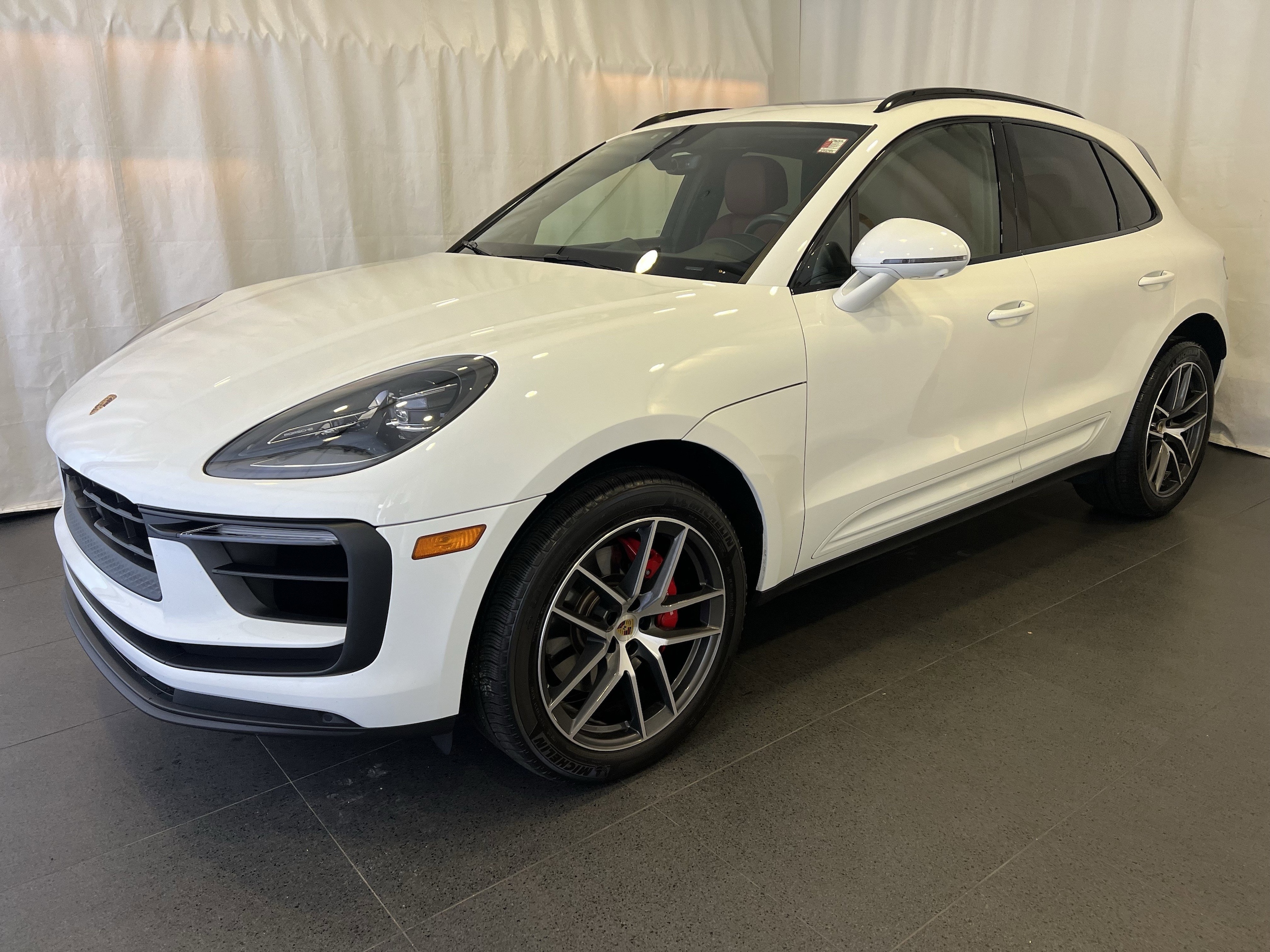 2023 Porsche Macan S's photo