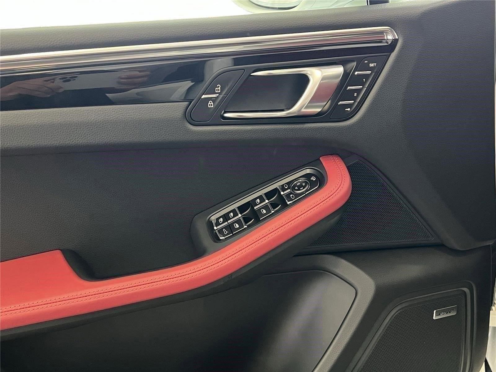 2026 Porsche Macan - Photo 14