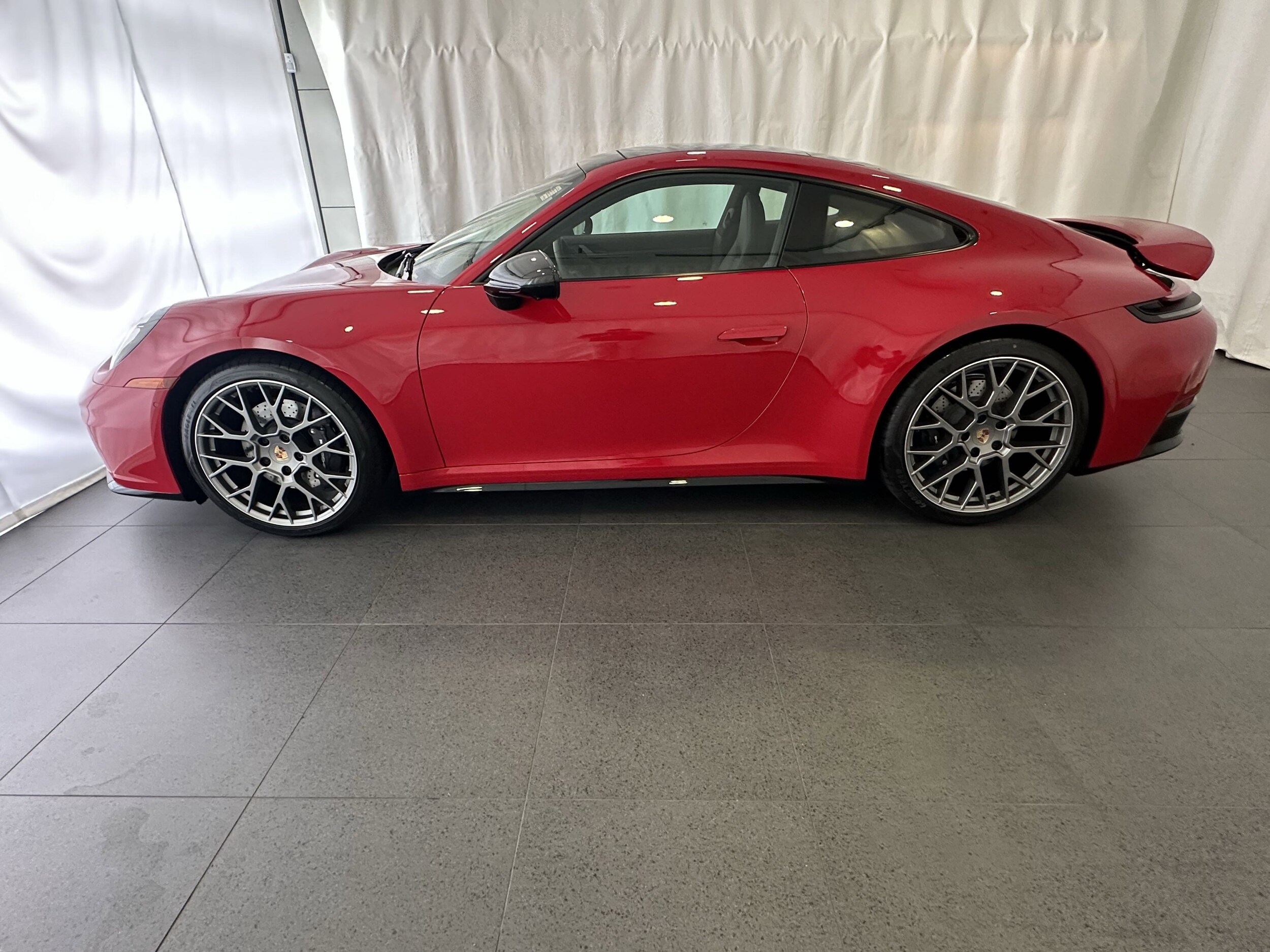 2025 Porsche 911 photo 2