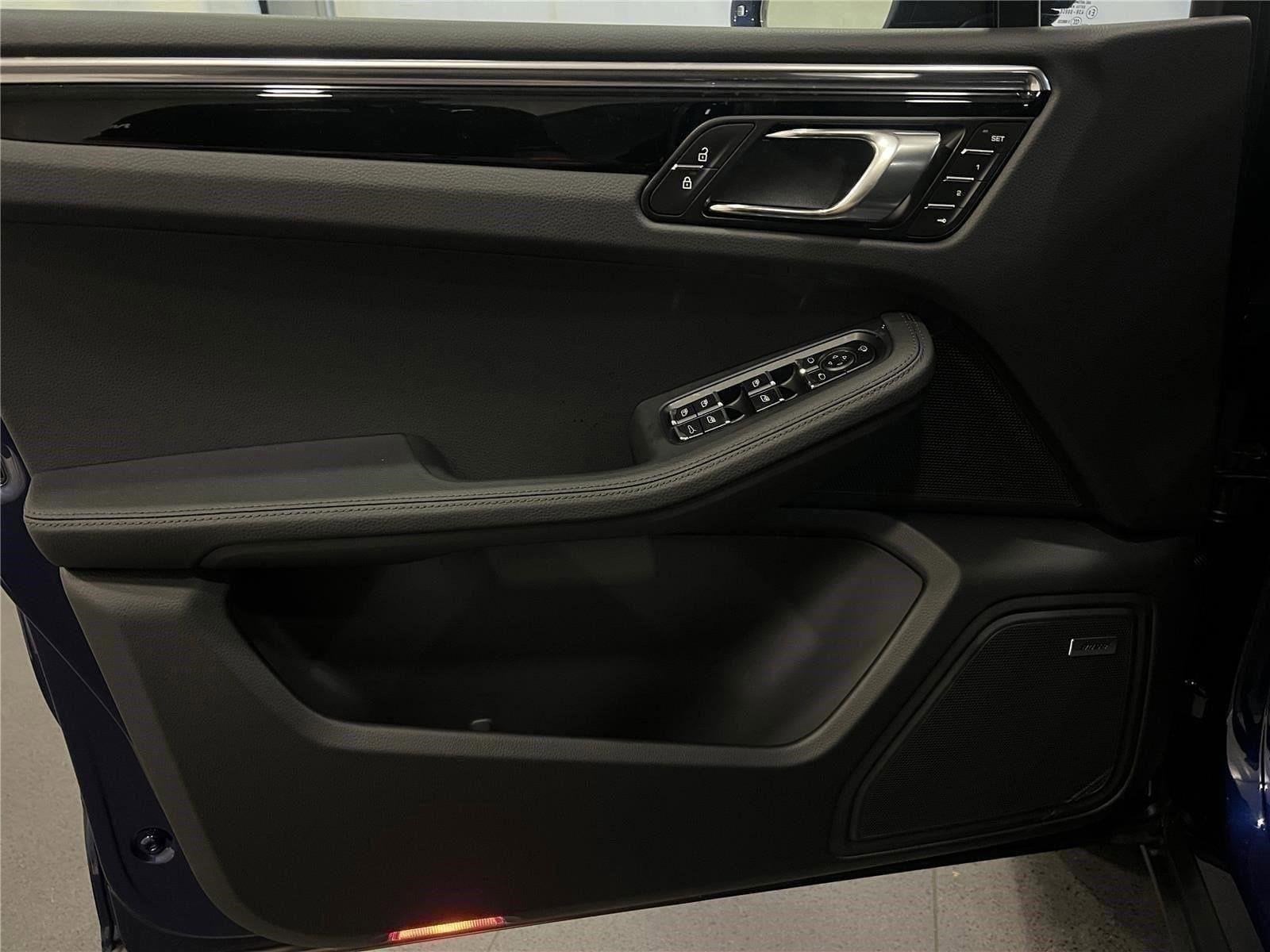 2026 Porsche Macan - Photo 15
