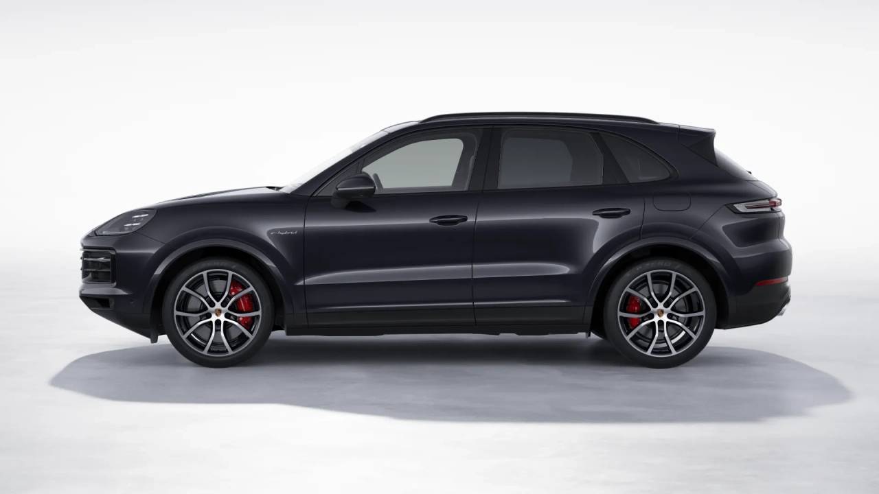 2026 Porsche Cayenne S E-Hybrid photo 2
