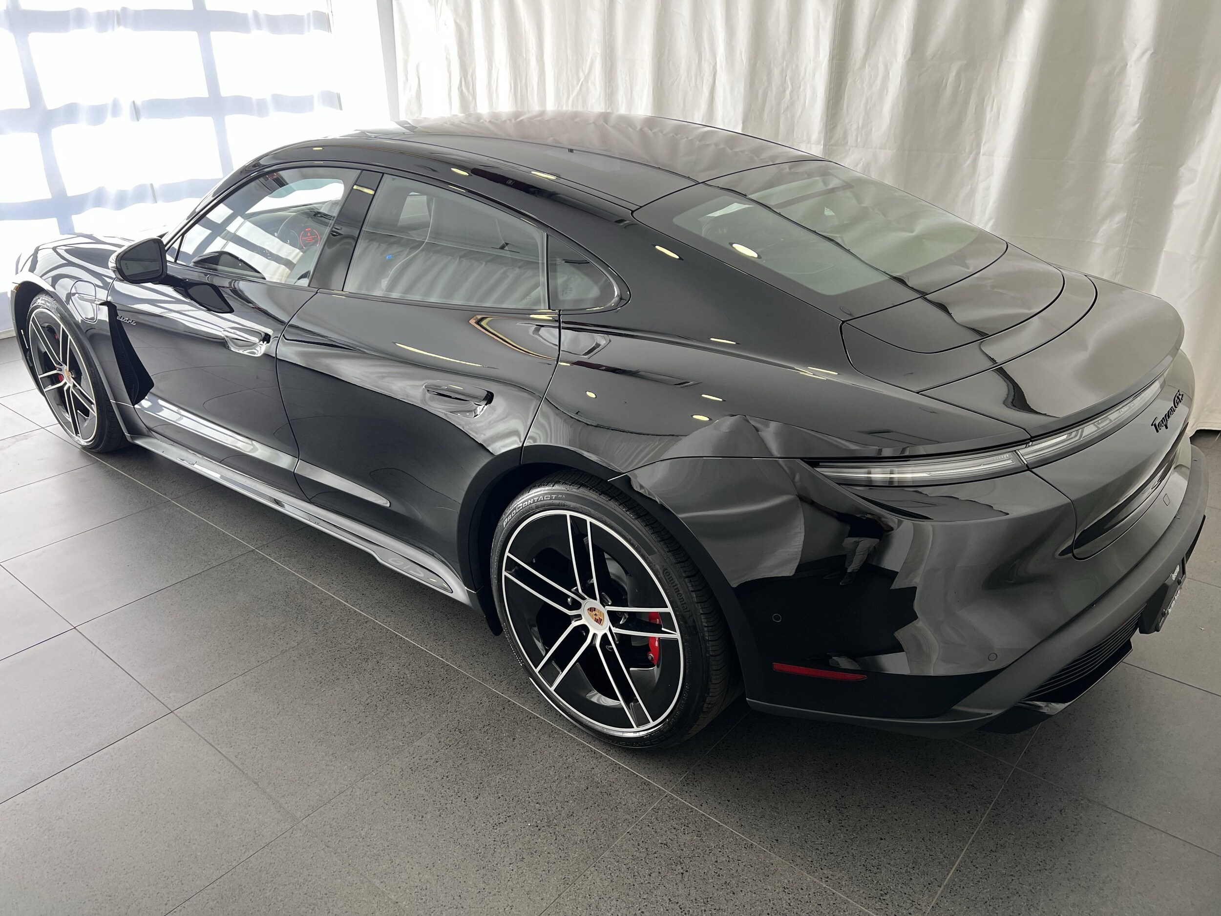2026 Porsche Taycan GTS photo 3
