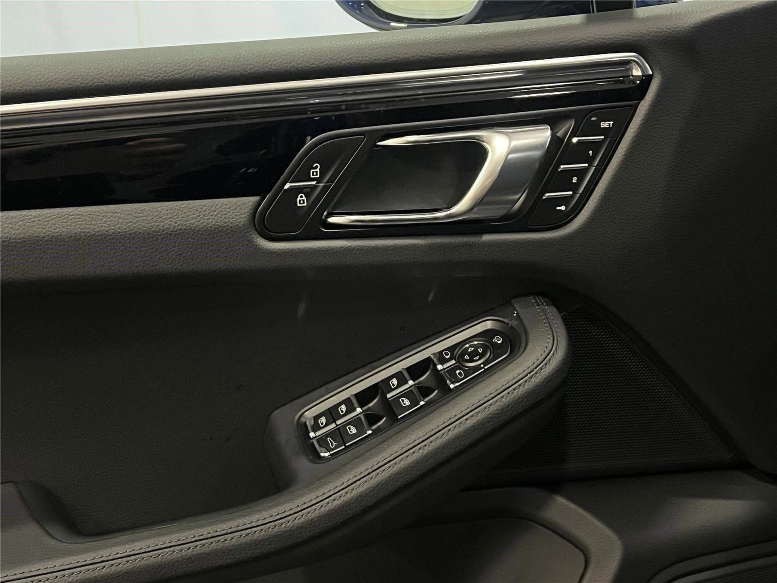 2026 Porsche Macan - Photo 14