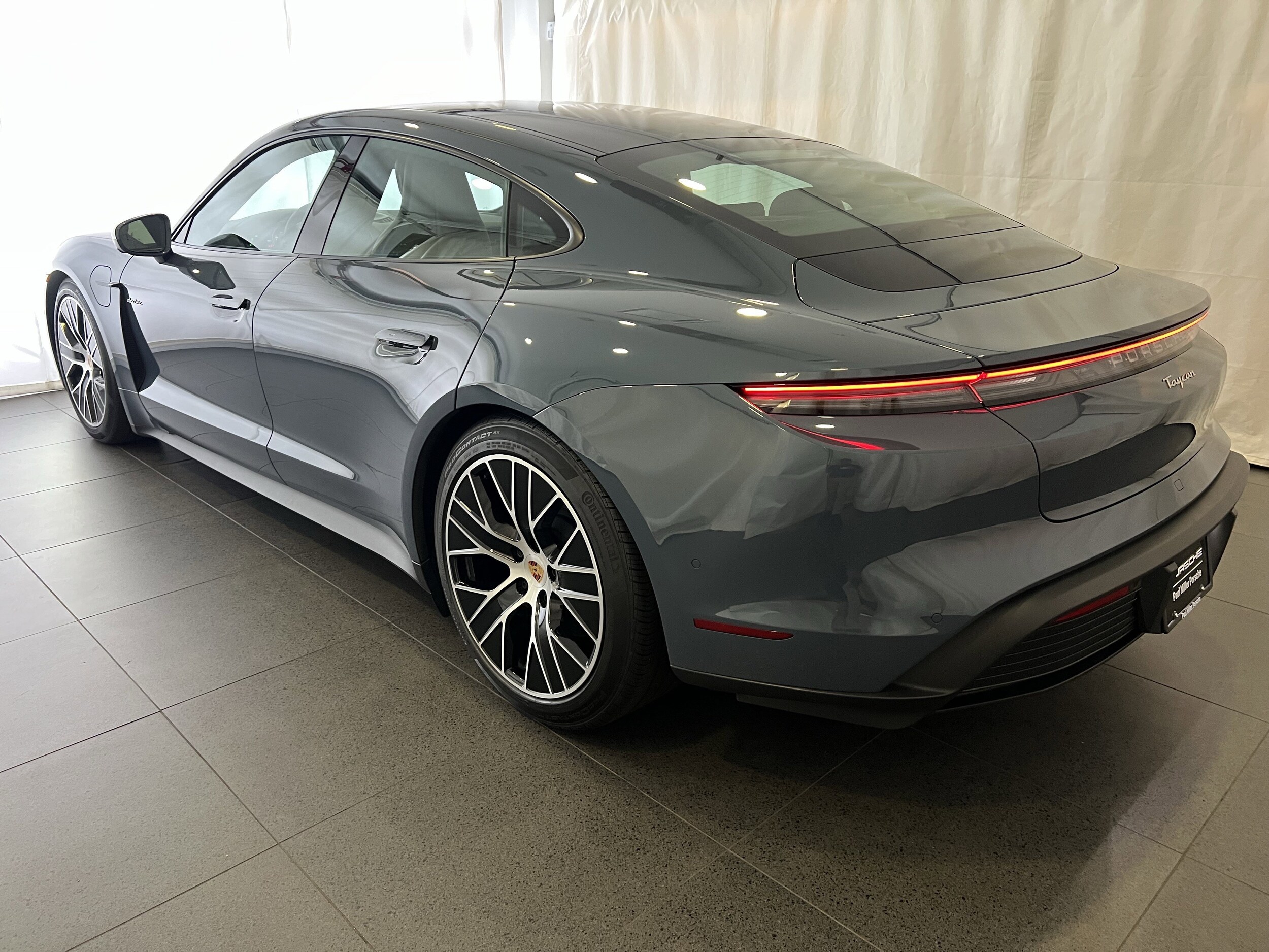 2025 Porsche Taycan photo 3