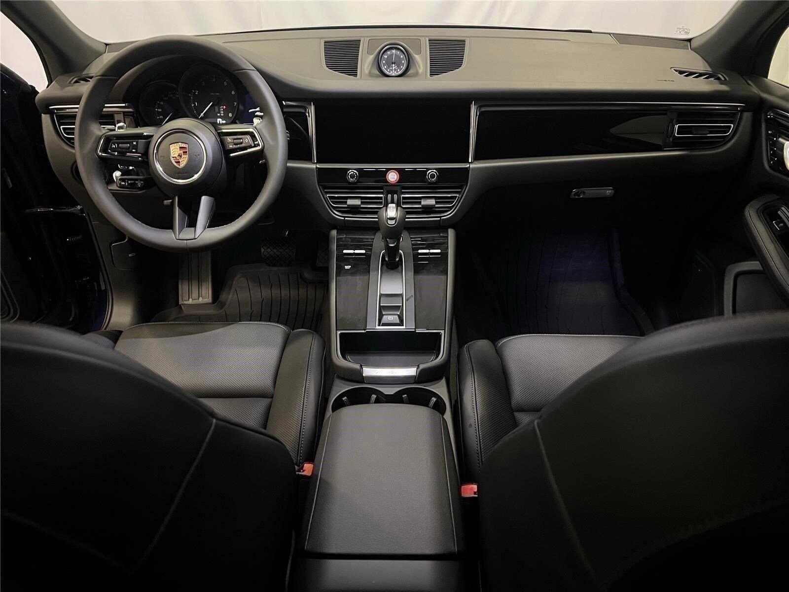 2026 Porsche Macan - Photo 17