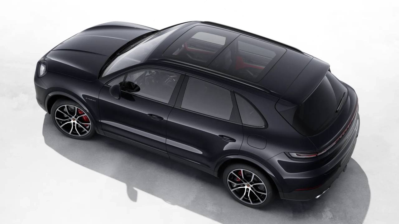 2026 Porsche Cayenne S E-Hybrid photo 4
