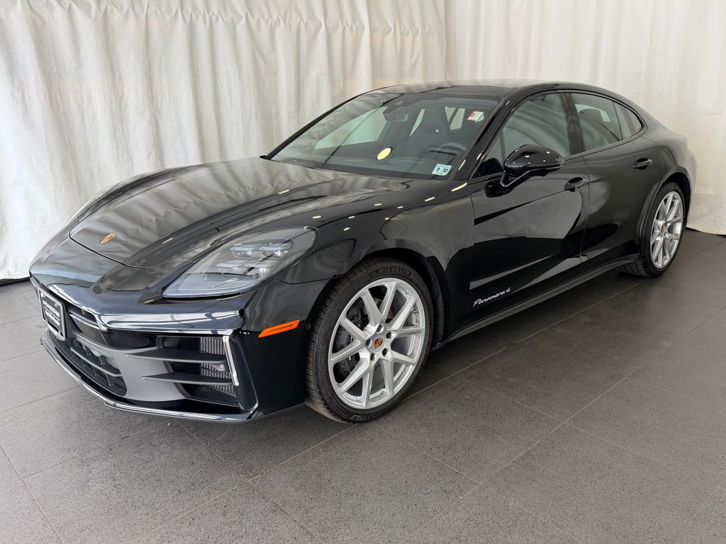 2025 Porsche Panamera 4's photo