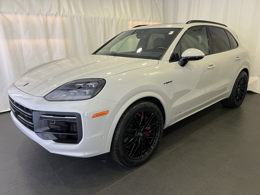 New 2026 Porsche Cayenne Turbo E-Hybrid SUV