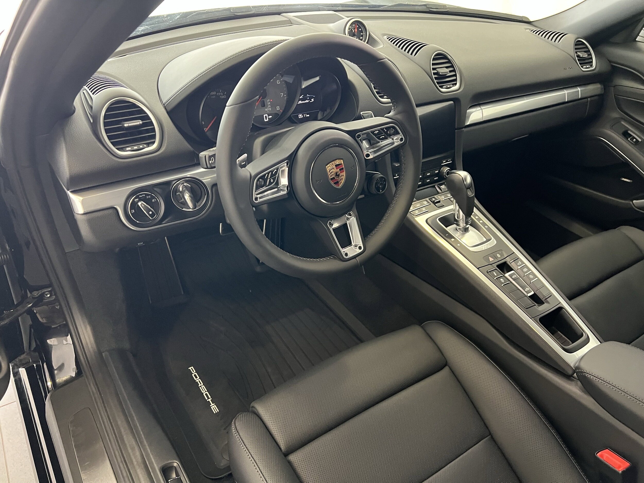 2025 Porsche Boxster S photo 4