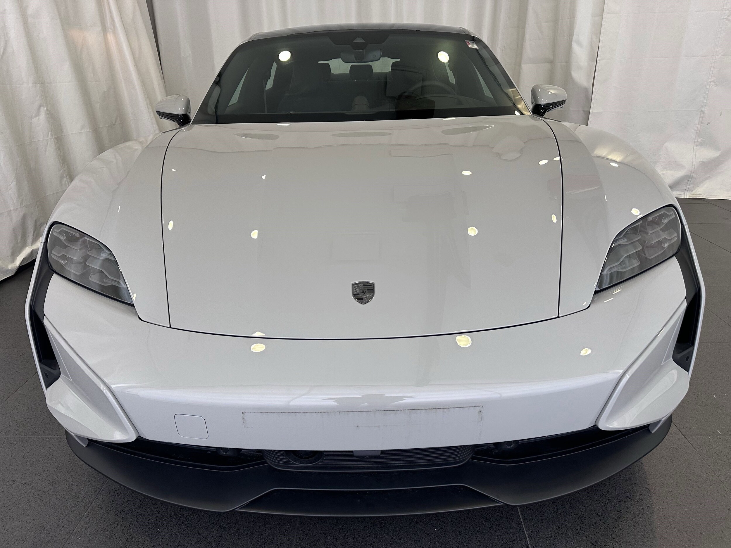 2025 Porsche Taycan Turbo photo 4