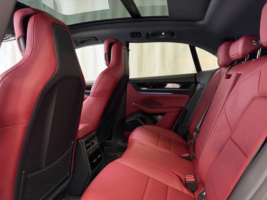 2026 Porsche Macan S - Photo 24