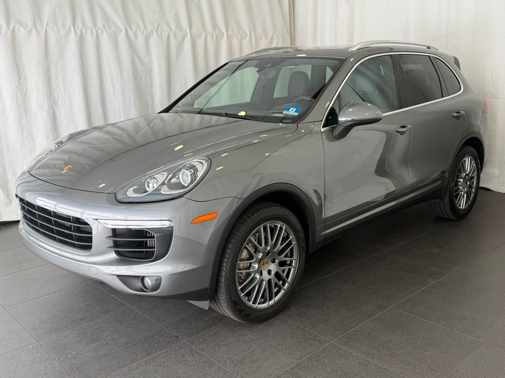 2016 Porsche Cayenne S's photo