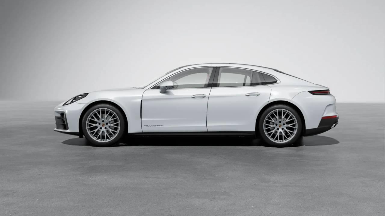 2026 Porsche Panamera 4 photo 2