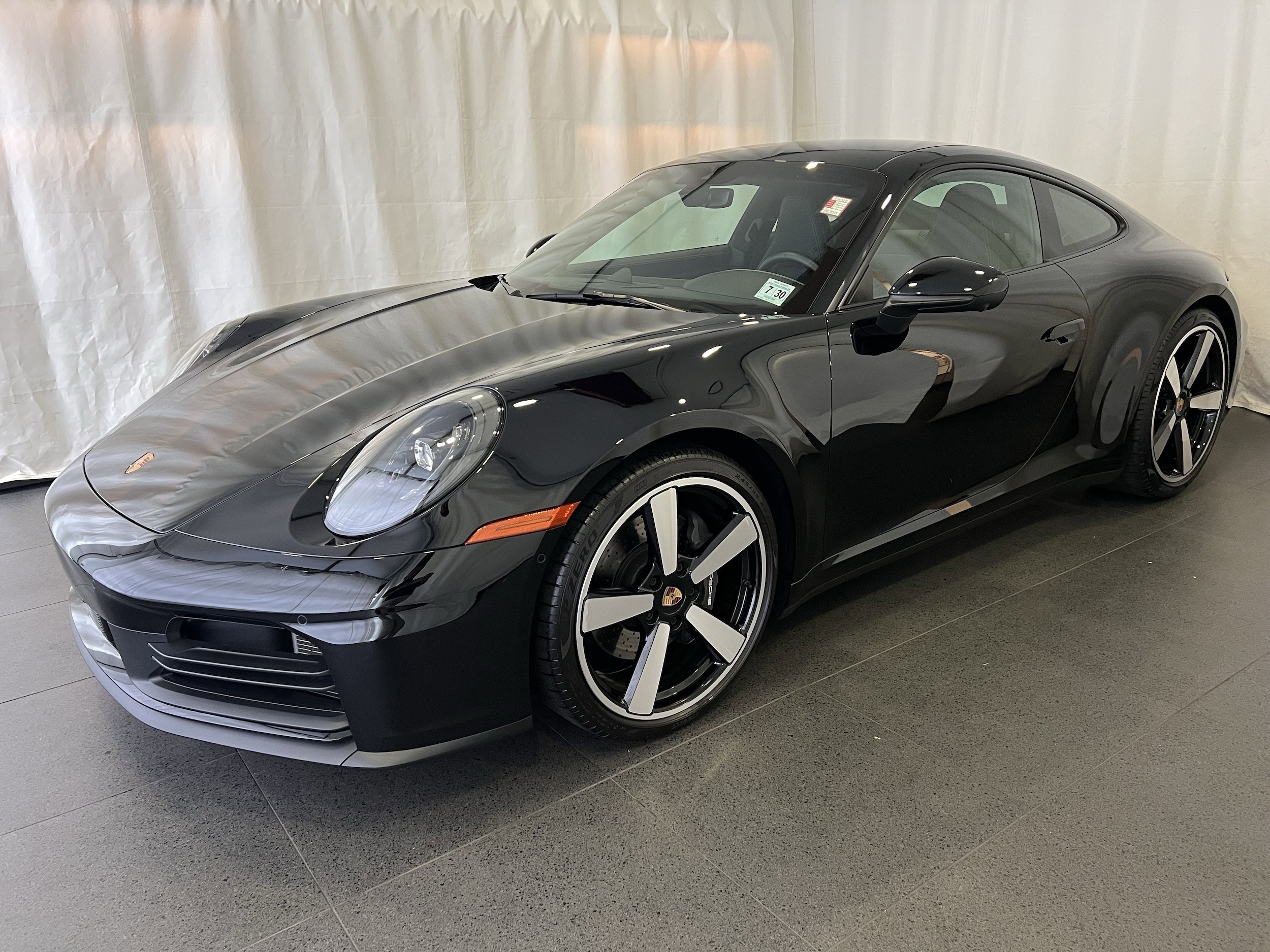 2025 Porsche 911 Carrera