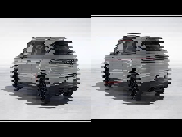 2025 Porsche Cayenne S photo 3