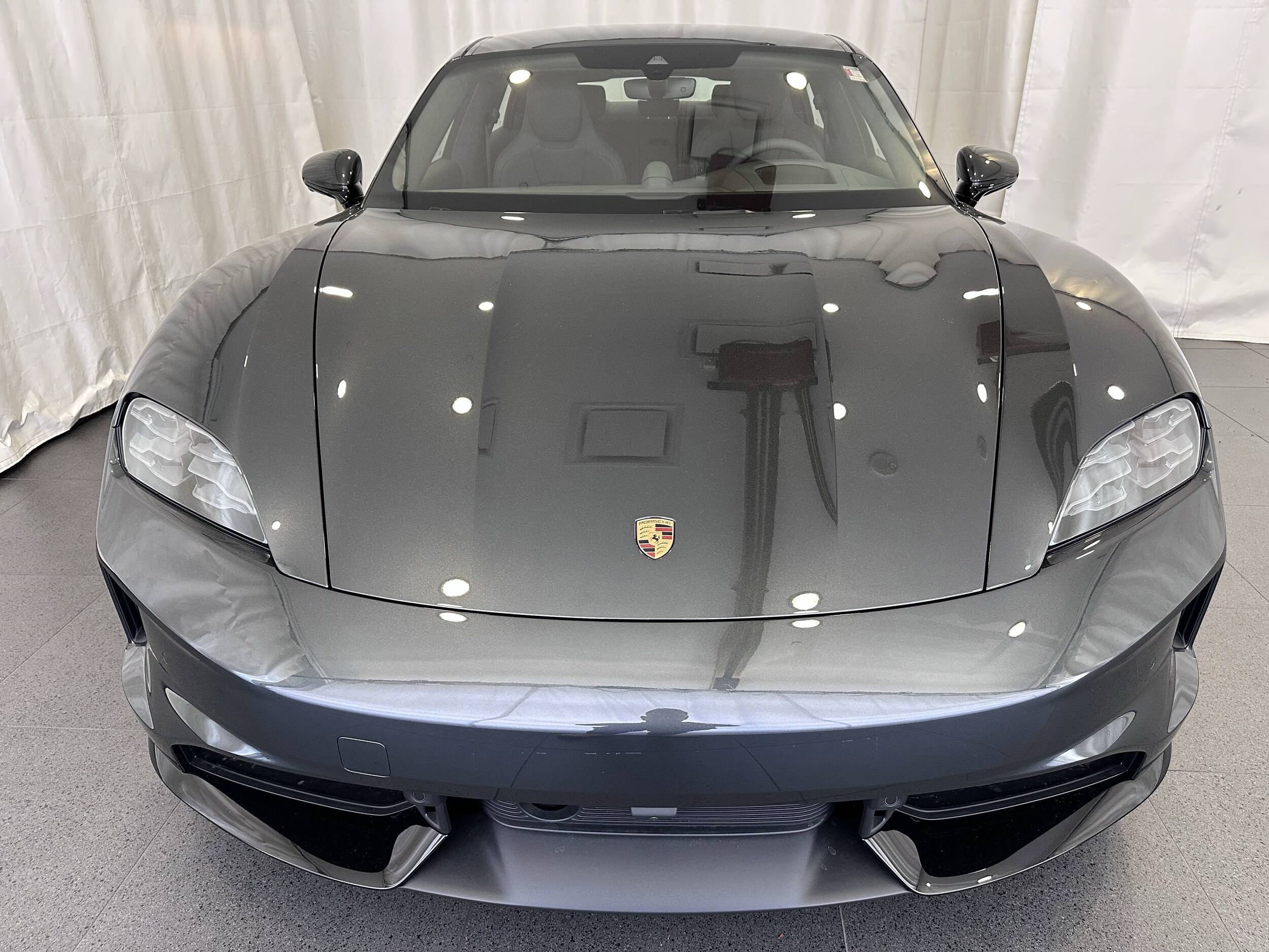 2025 Porsche Taycan GTS photo 4