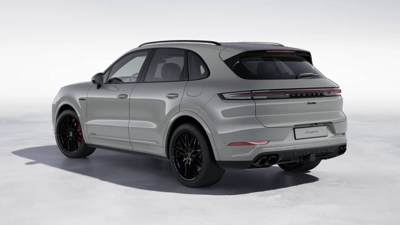 2026 Porsche Cayenne Turbo E-Hybrid photo 3