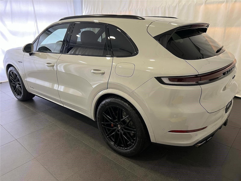 New 2026 Porsche Cayenne Turbo E-Hybrid SUV