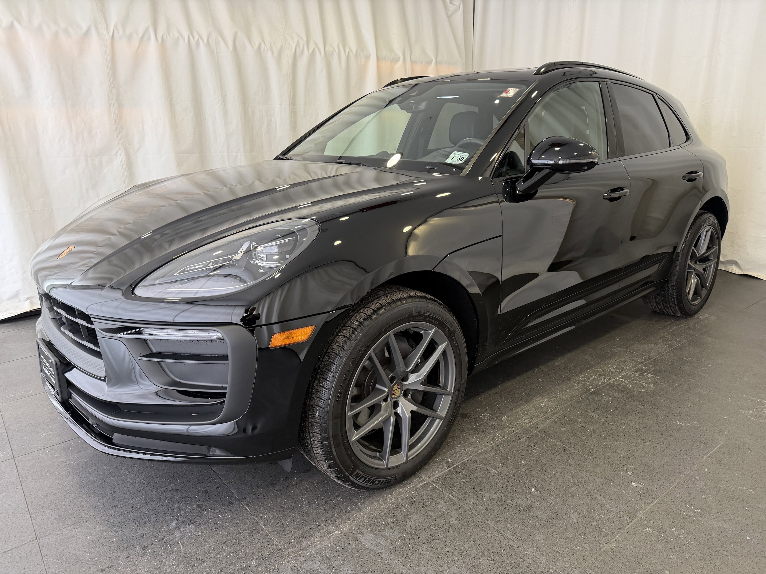 2025 Porsche Macan T's photo