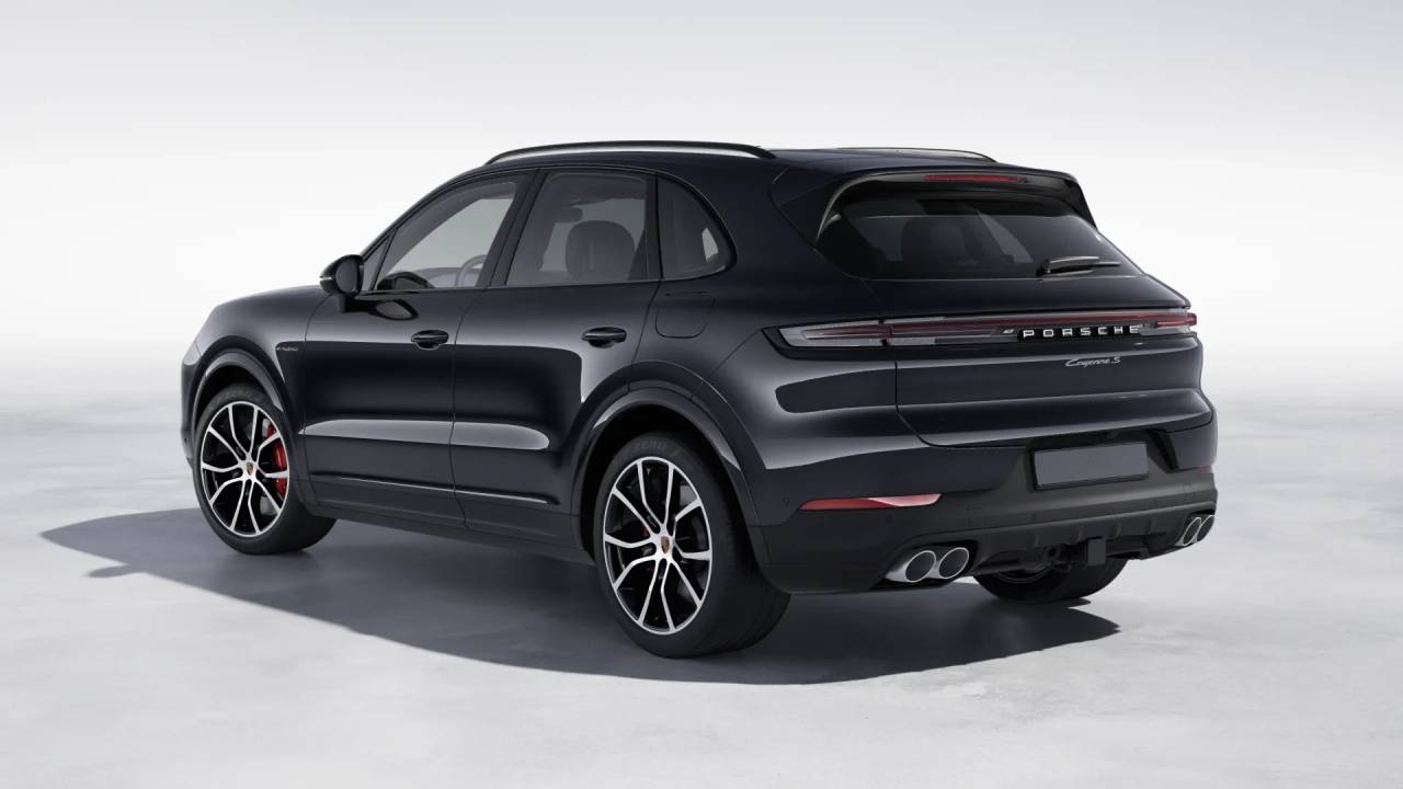 2026 Porsche Cayenne S E-Hybrid photo 3