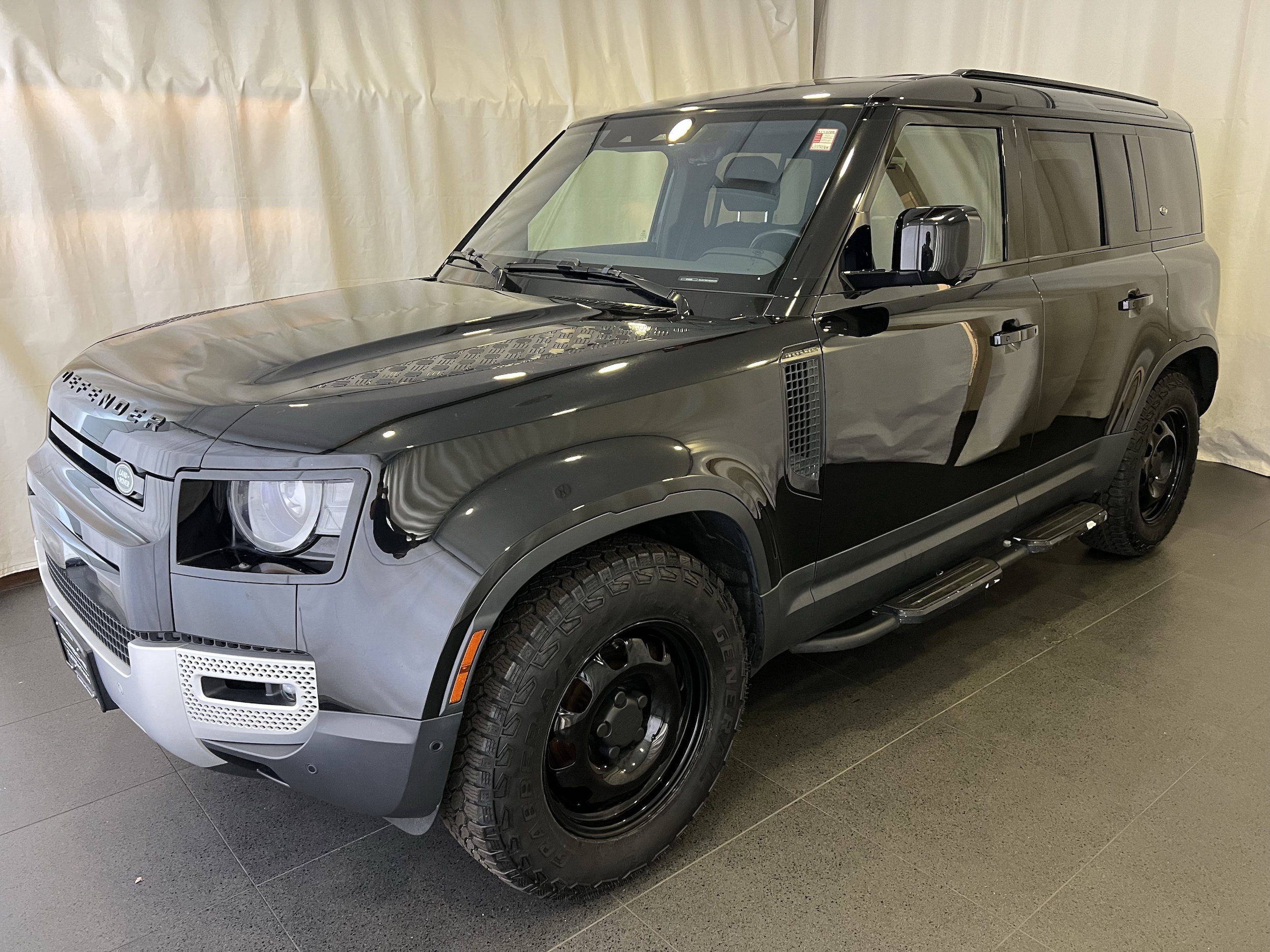 2022 Land Rover Defender Standard