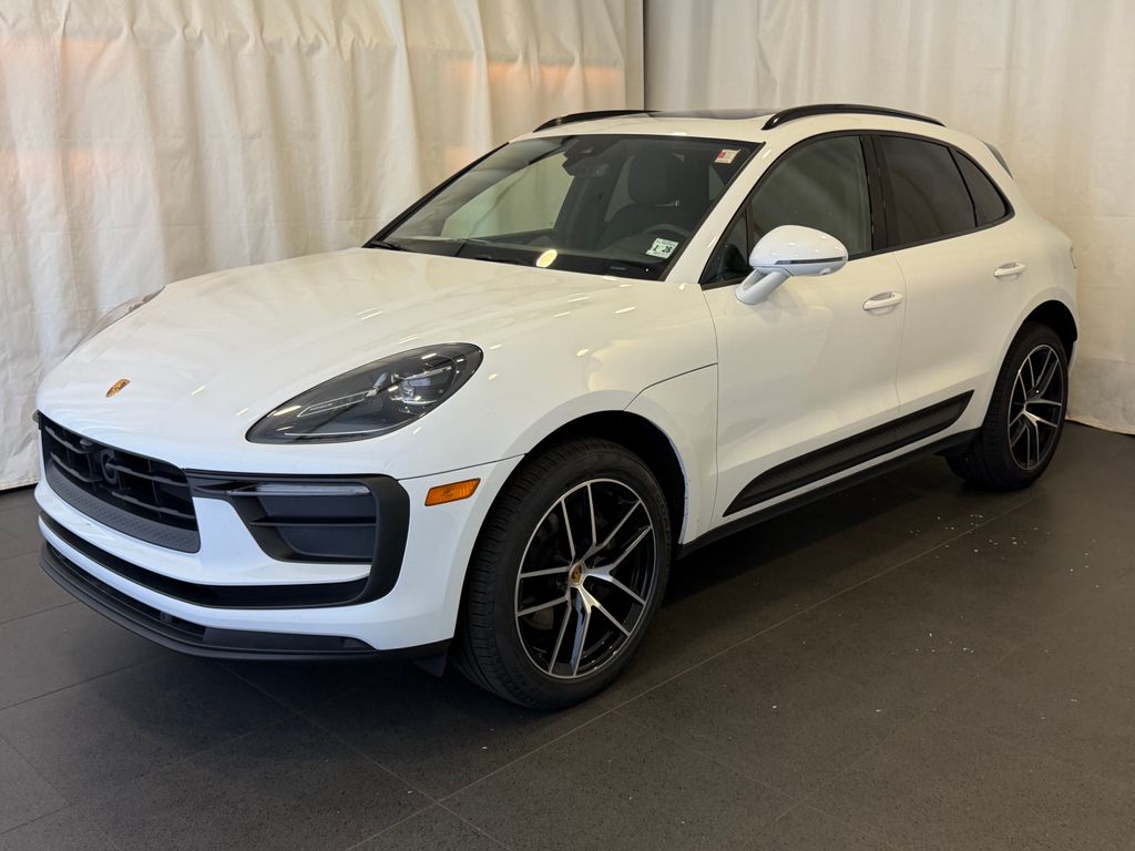 2023 Porsche Macan's photo