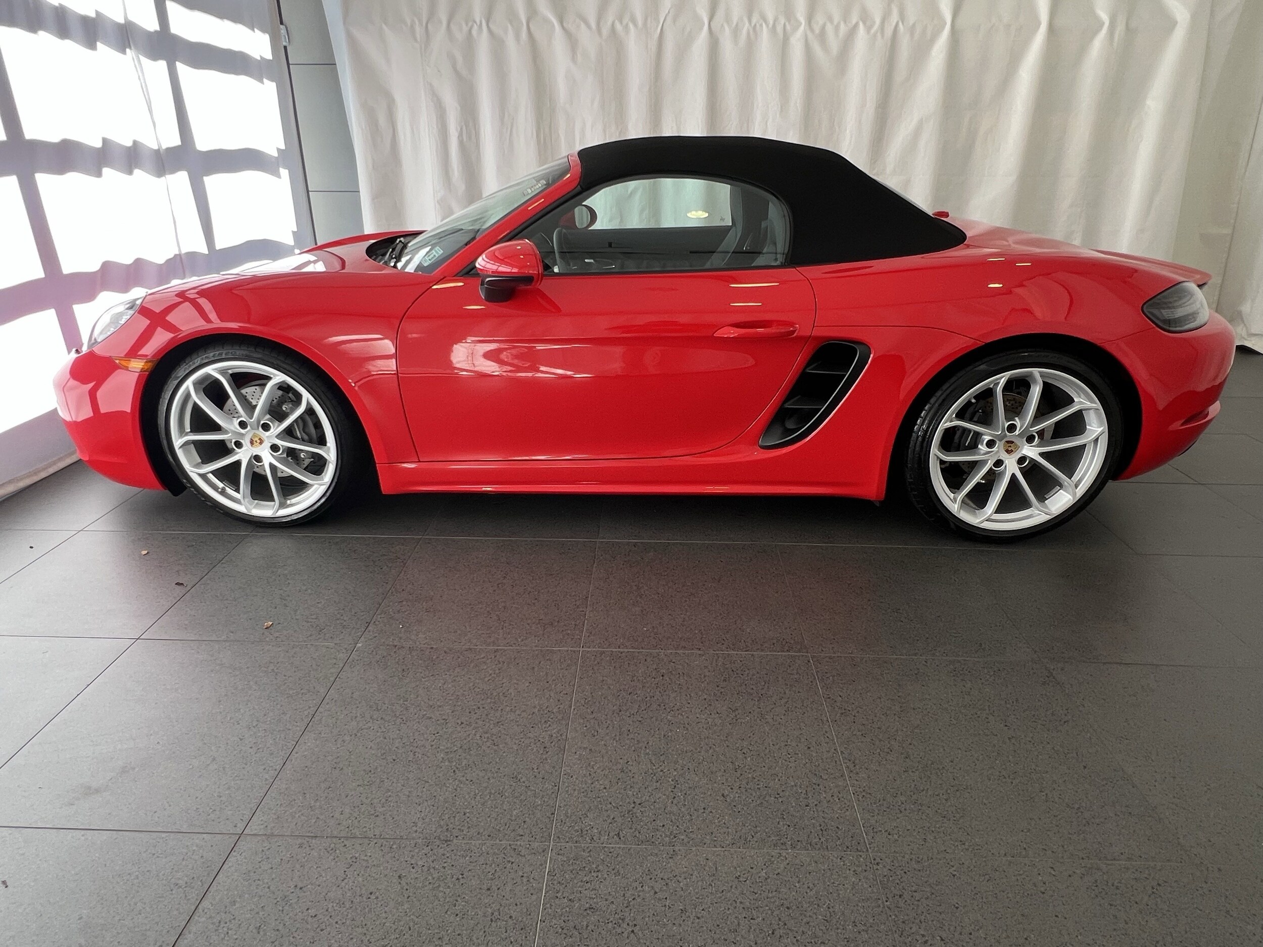 2025 Porsche Boxster photo 2