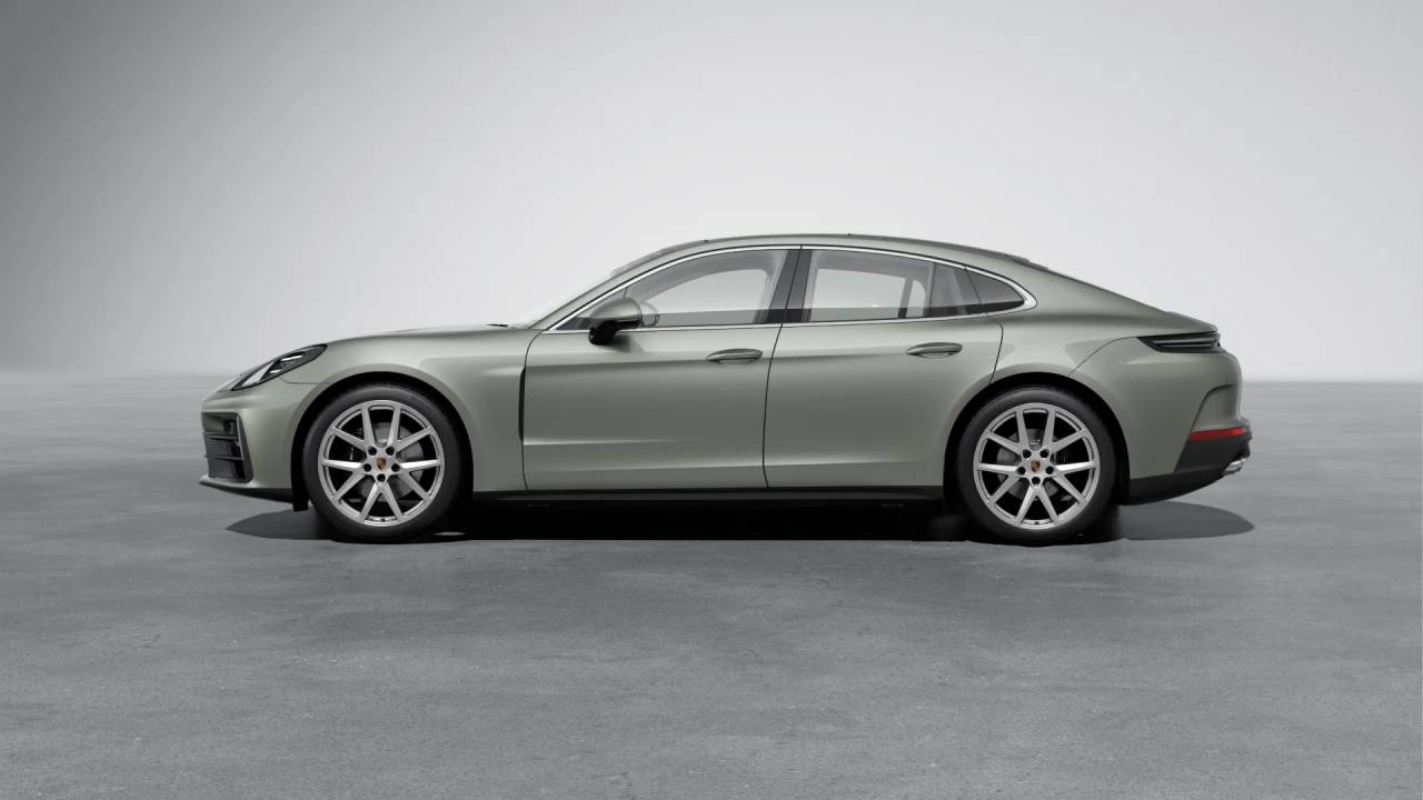 2026 Porsche Panamera 4 photo 2