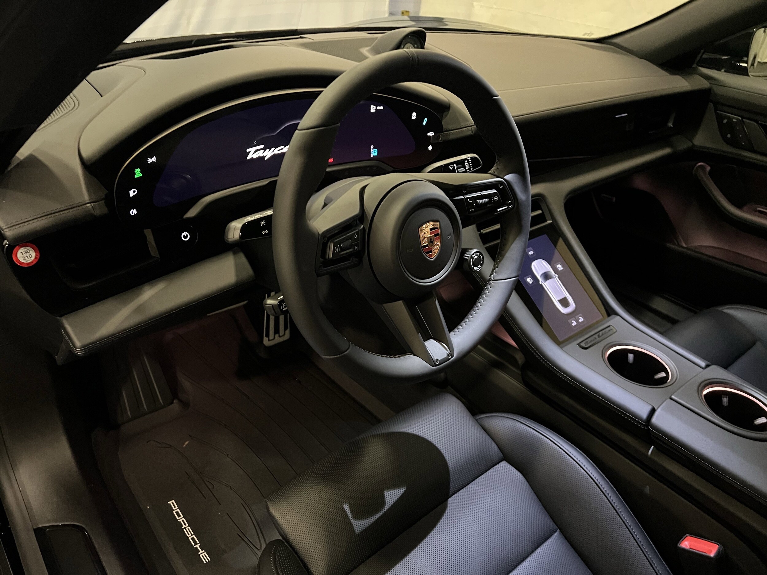 2026 Porsche Taycan 4S photo 4