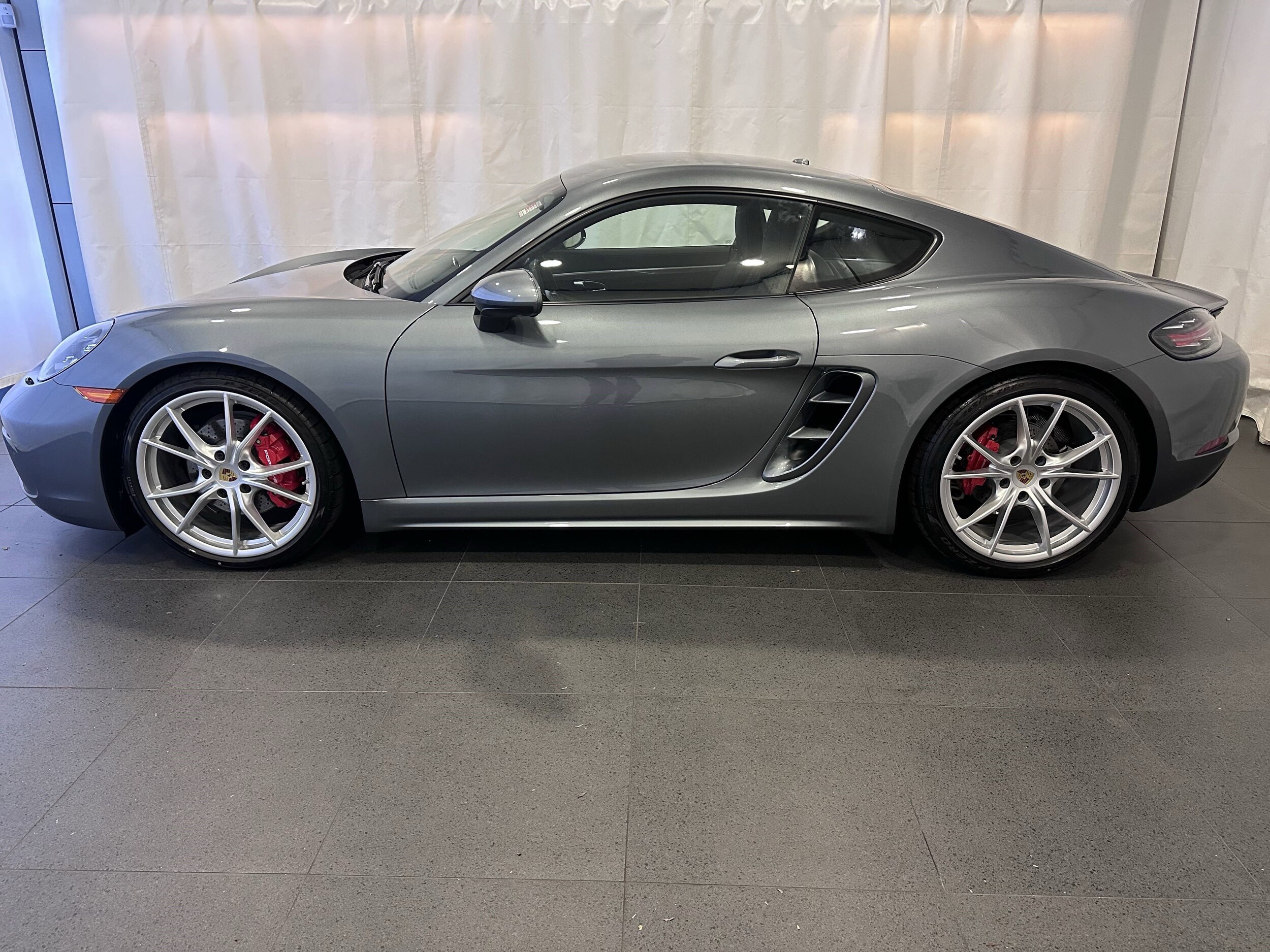 2025 Porsche Cayman S photo 2