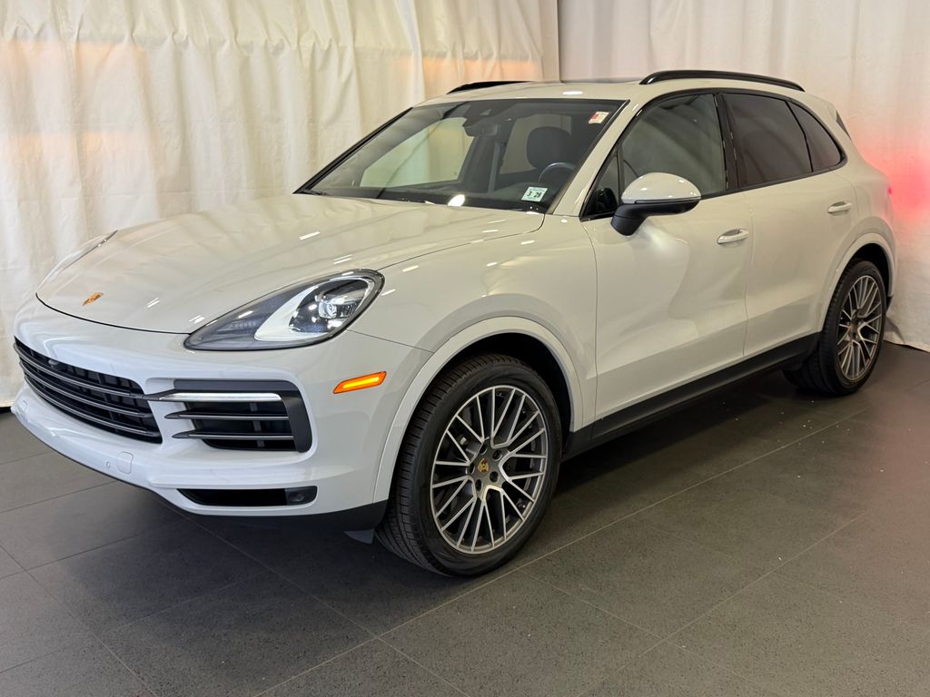 2023 Porsche Cayenne Platinum Edition's photo