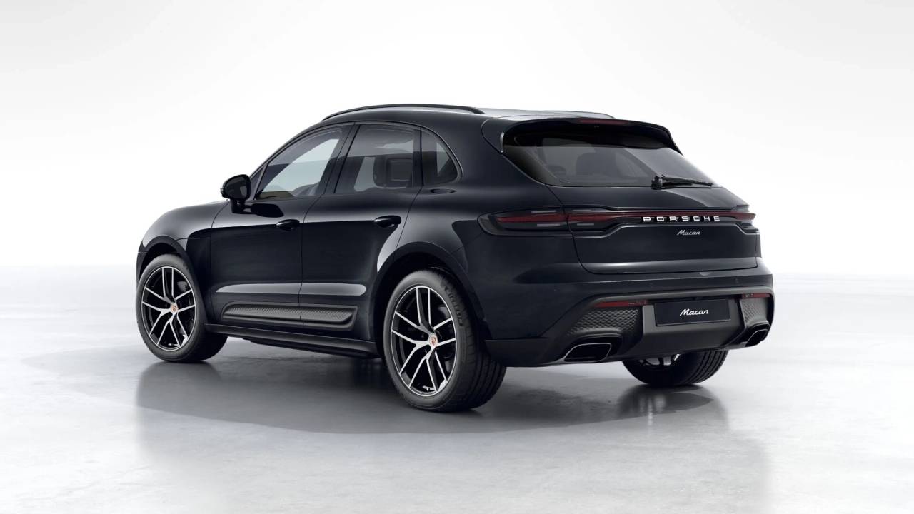 2026 Porsche Macan T photo 2