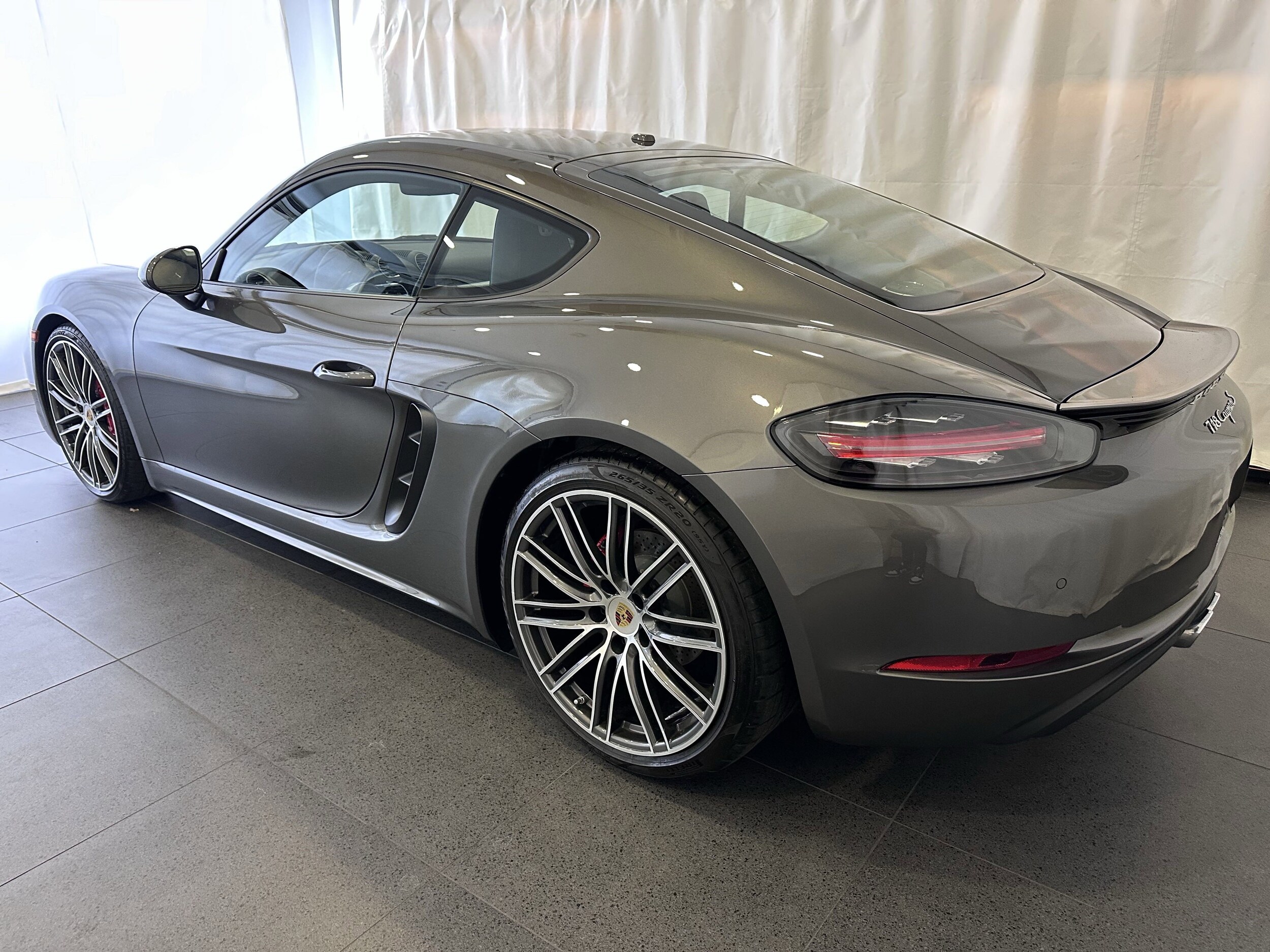 2025 Porsche Cayman S photo 3