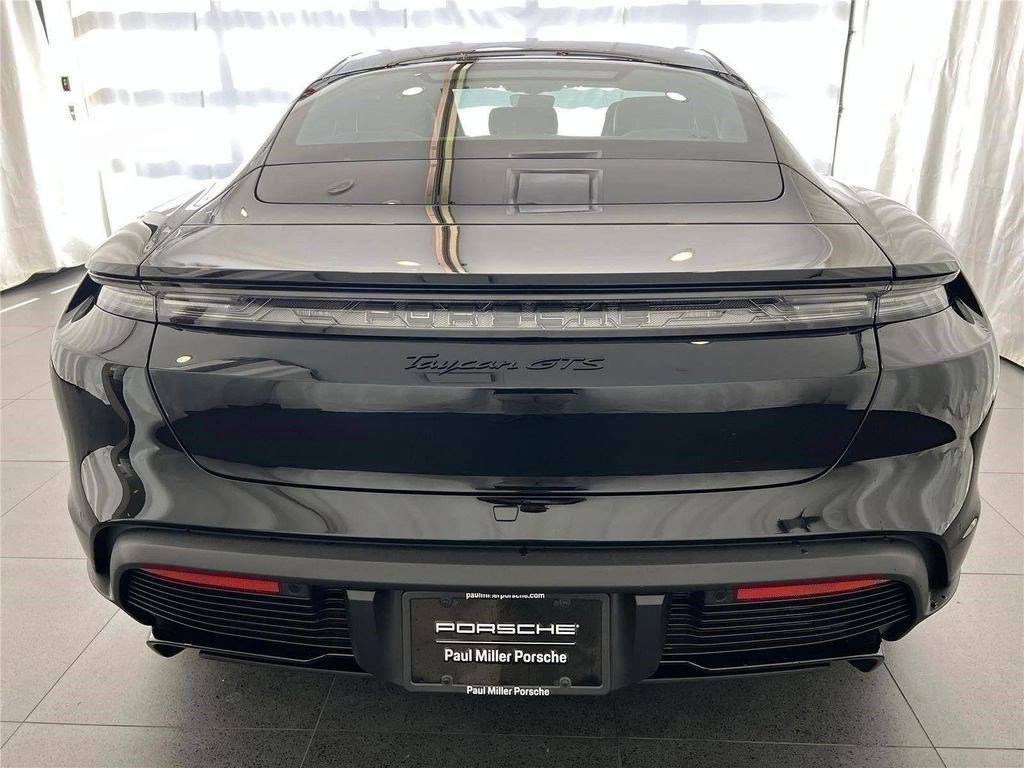 2026 Porsche Taycan GTS - Photo 8