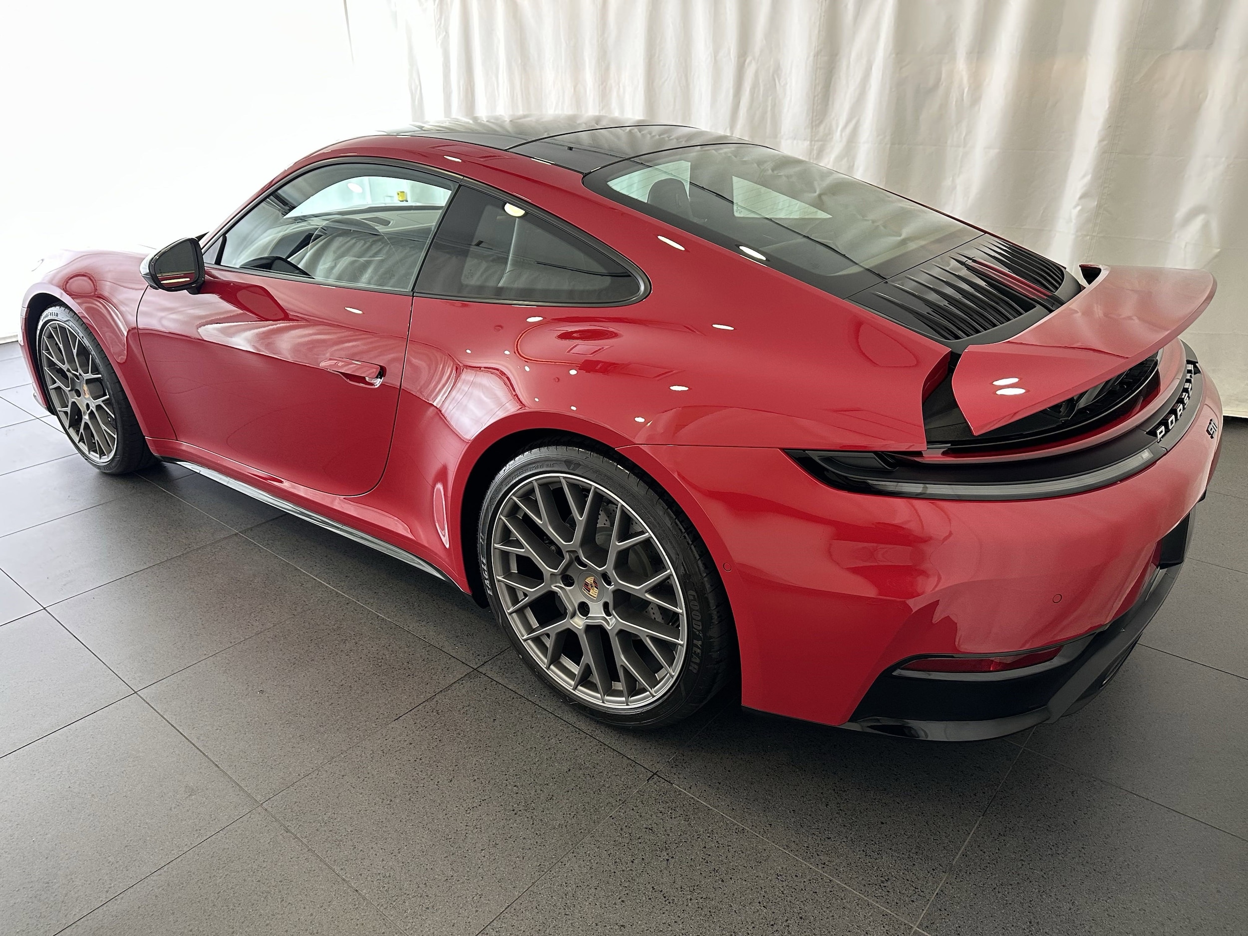 2025 Porsche 911 photo 3