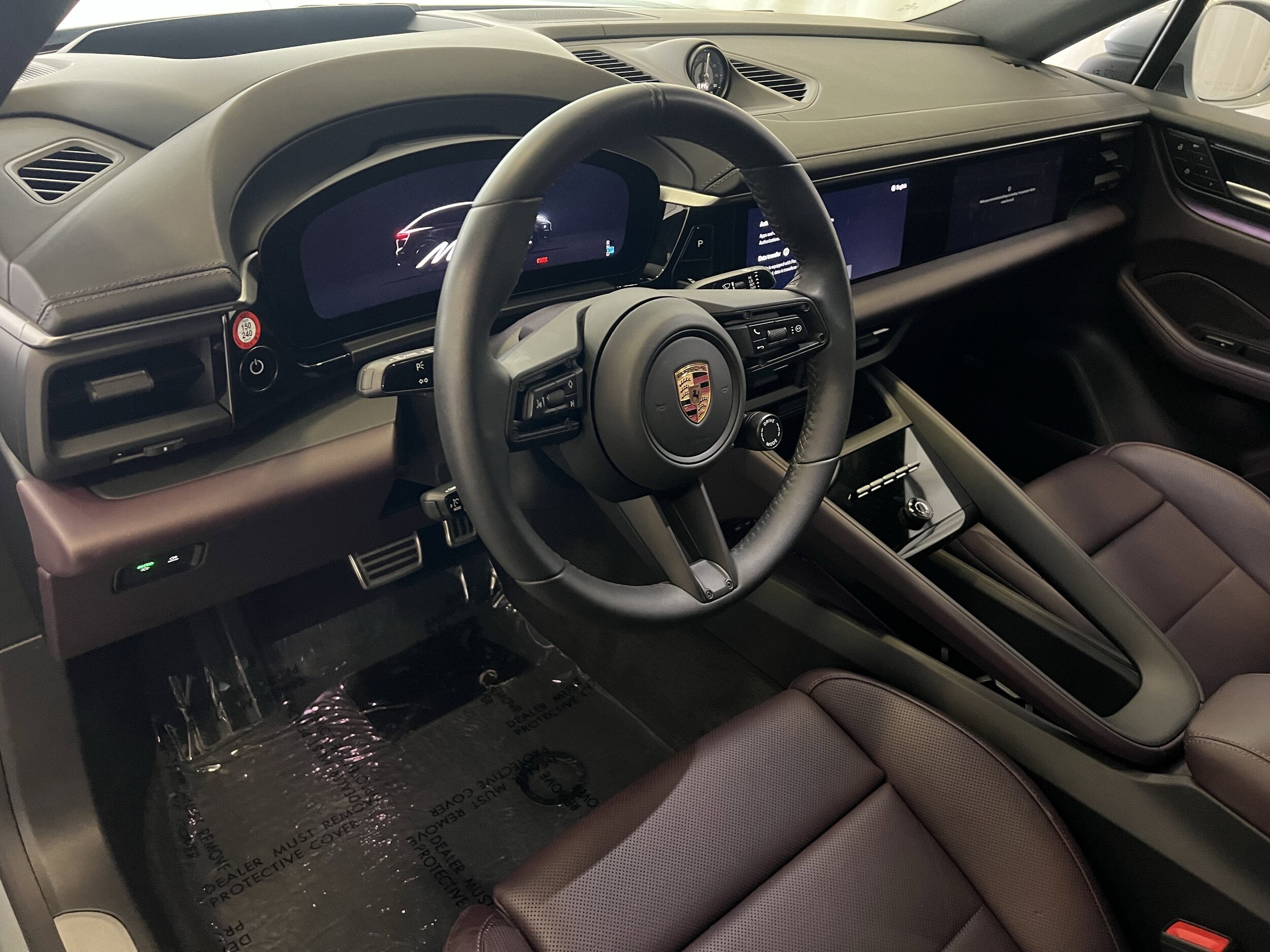 2025 Porsche Macan Electric photo 4
