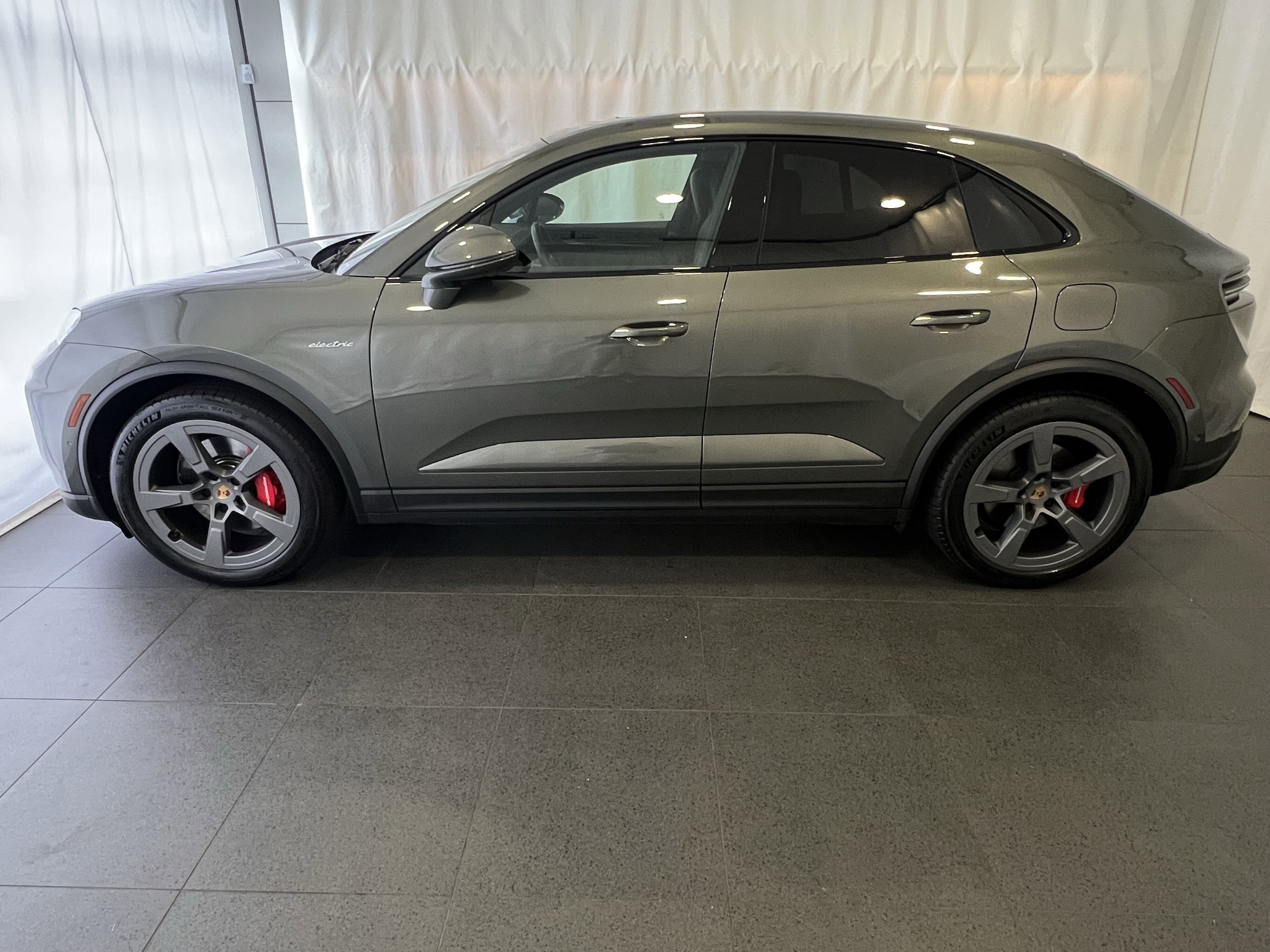 Used 2025 Porsche Macan S with VIN WP1AB2XA5SL151440 for sale in Parsippany-Troy Hills, NJ